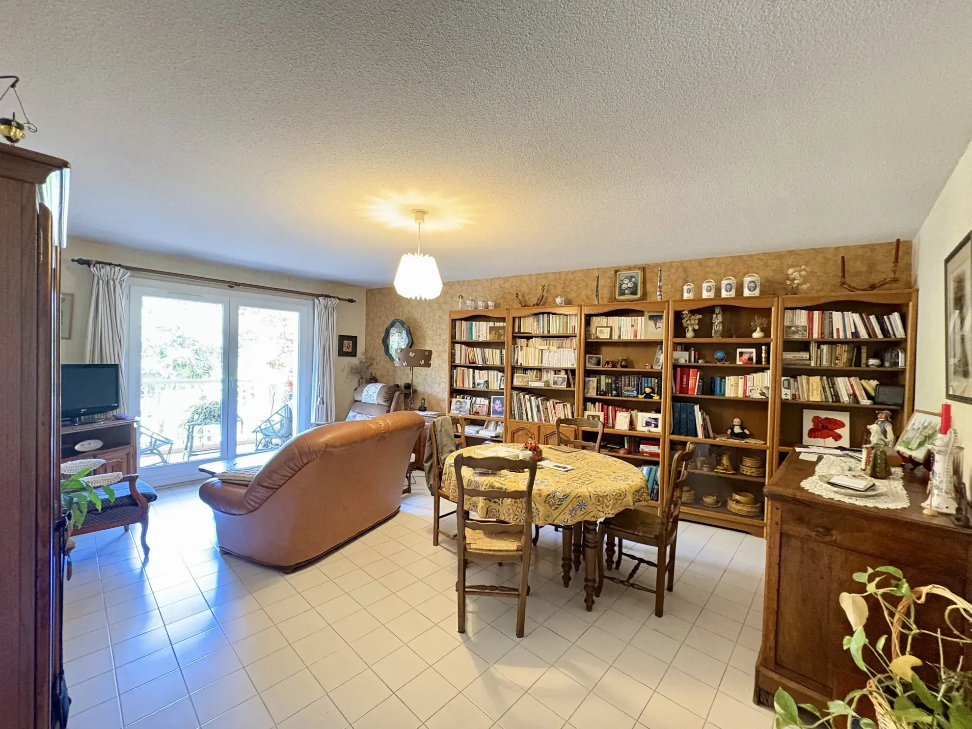 Appartement 4 pièces à Nîmes avec terrasse, parking et vue sur parc 