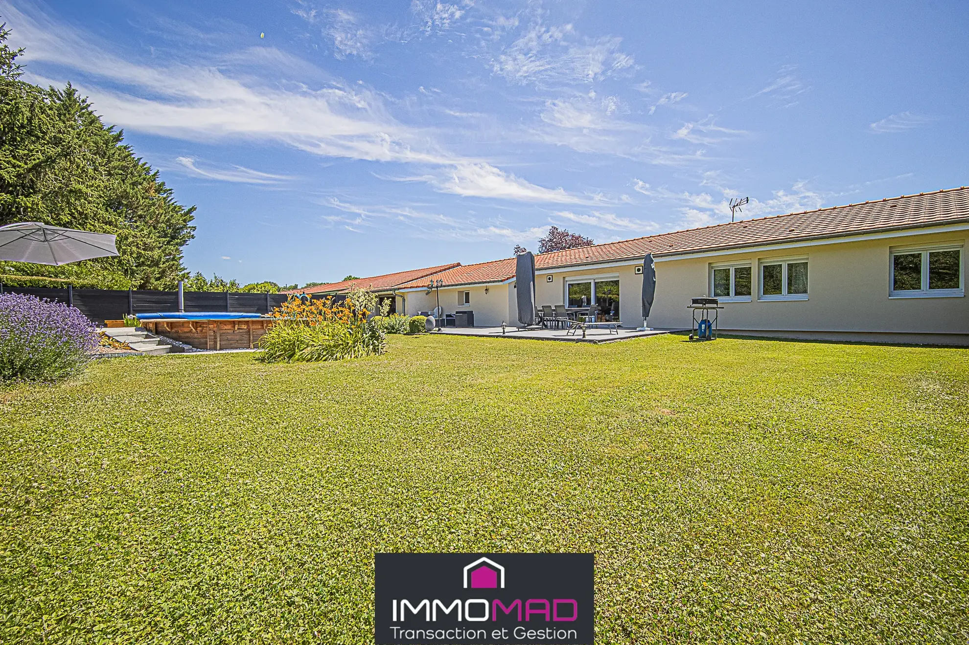 Magnifique maison de plain-pied de 140 m² à Verdun avec piscine et grand terrain 