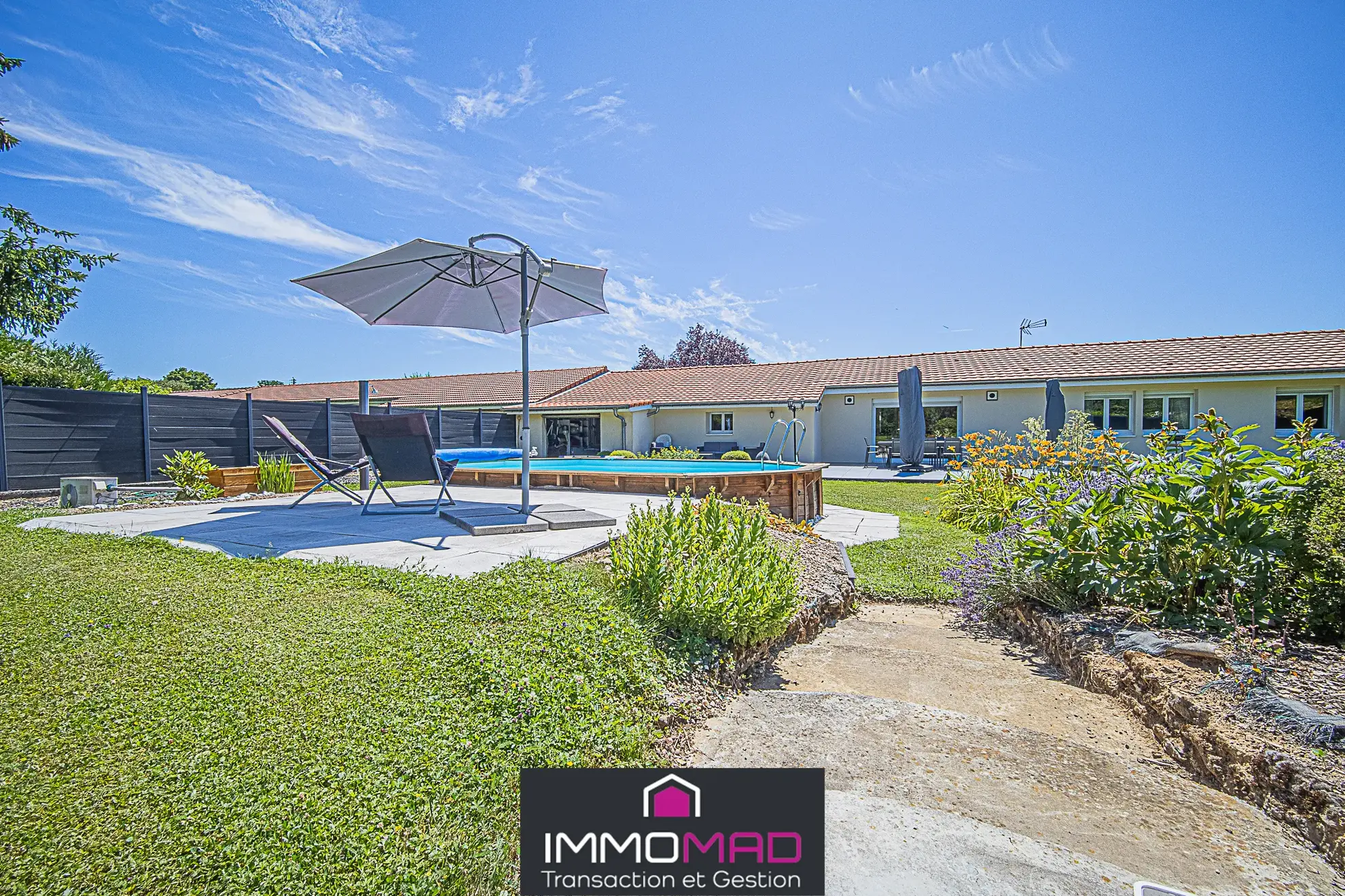 Magnifique maison de plain-pied de 140 m² à Verdun avec piscine et grand terrain 