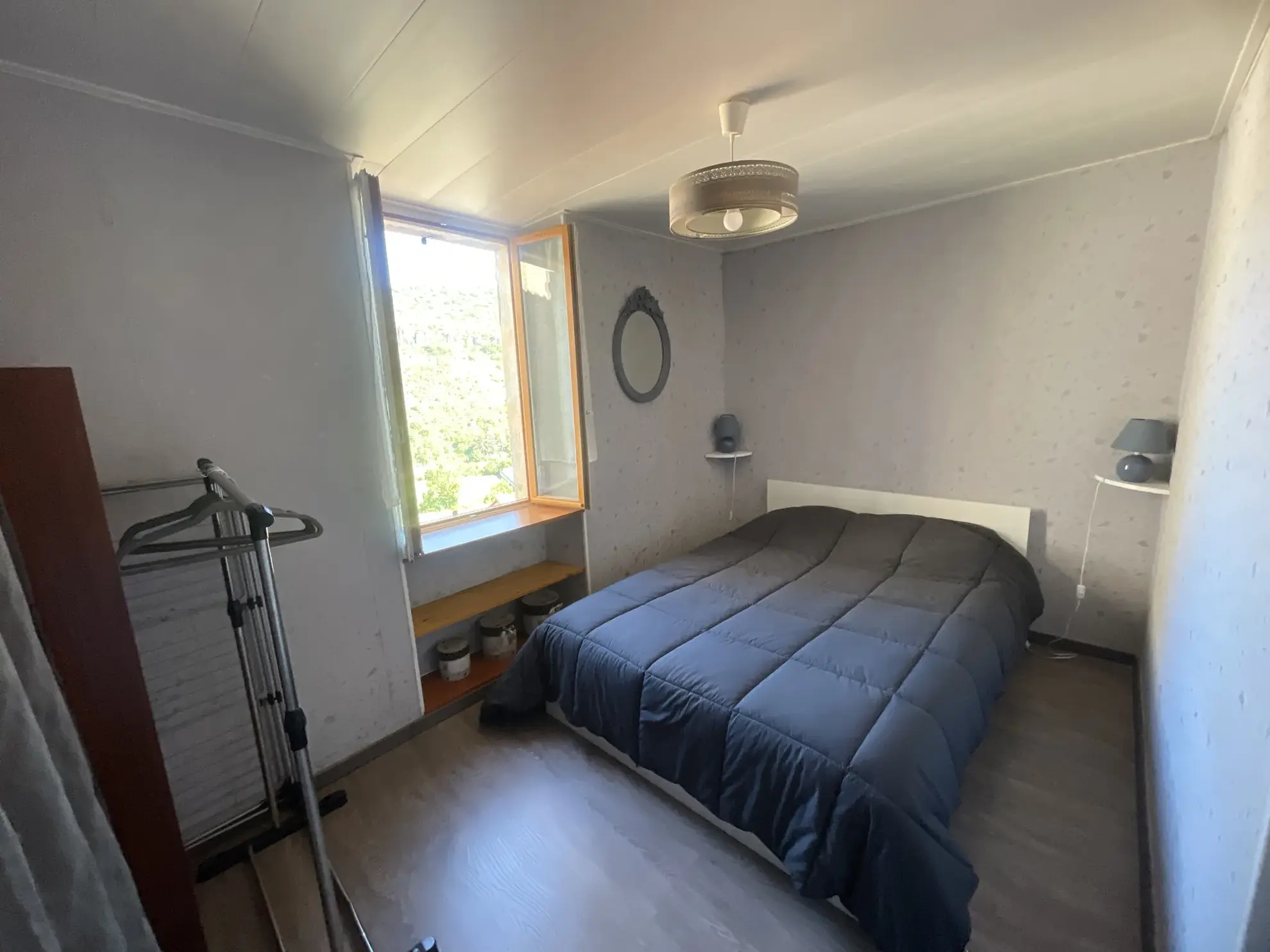 Appartement duplex 5 pièces meublé avec locaux commerciaux à Saint Rome de Tarn 