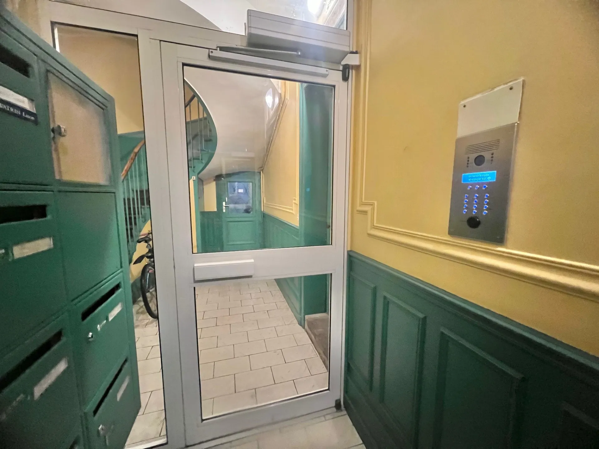 Appartement T2 à vendre à Rouen, secteur Place Saint-Marc, dernière étage, rénové, cave, 41,40 m² 