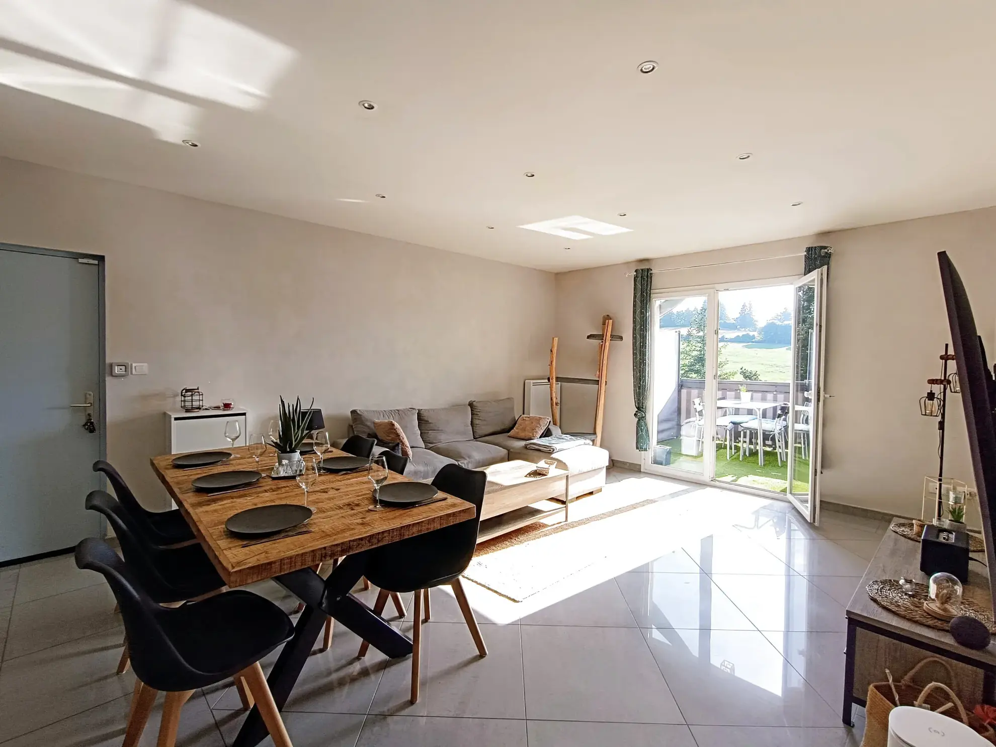 Appartement de 107,43 m² avec vue campagne à Saint Victor Malescours 