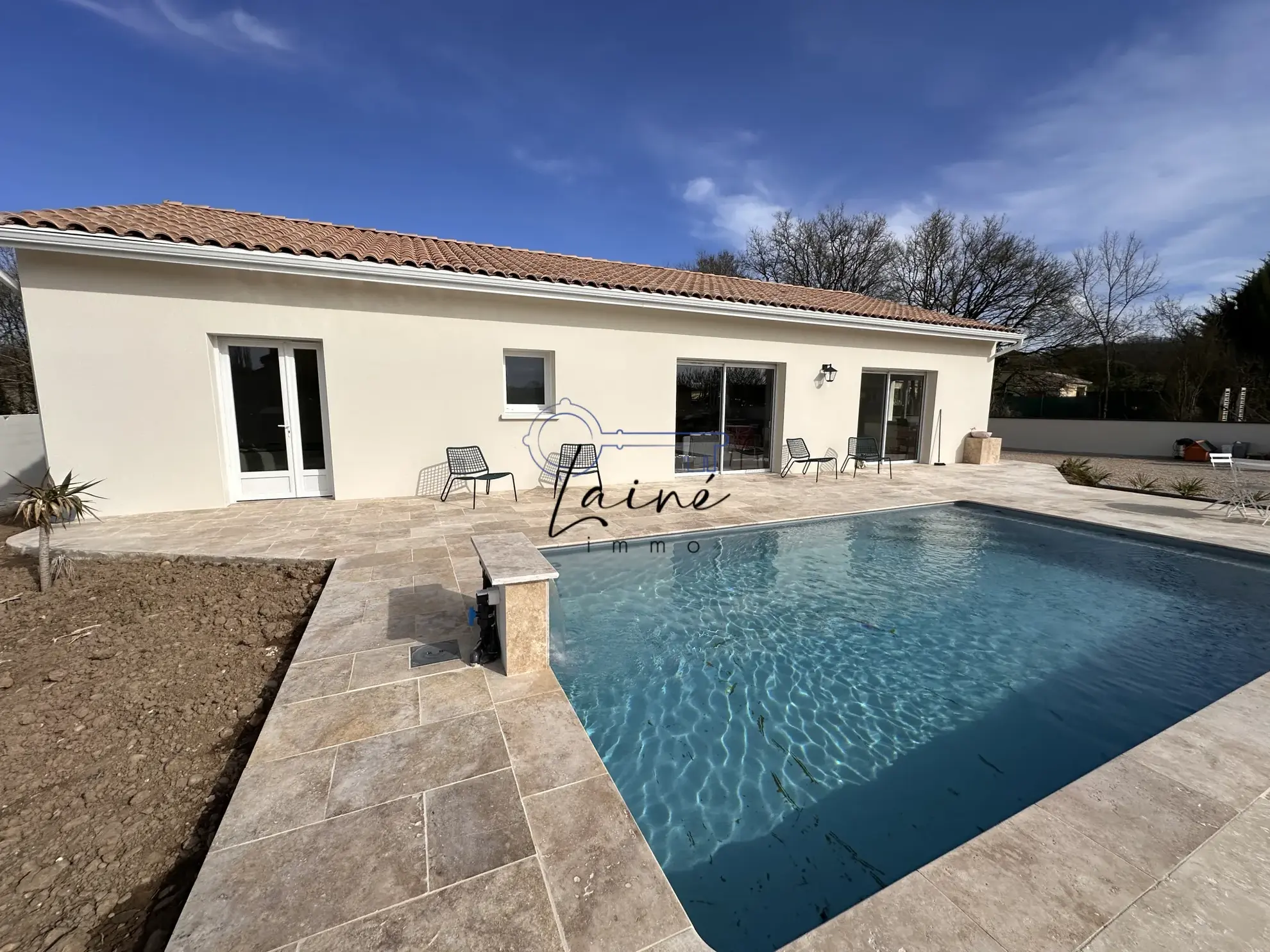 À vendre maison de plain-pied avec piscine à 15 km de Bergerac