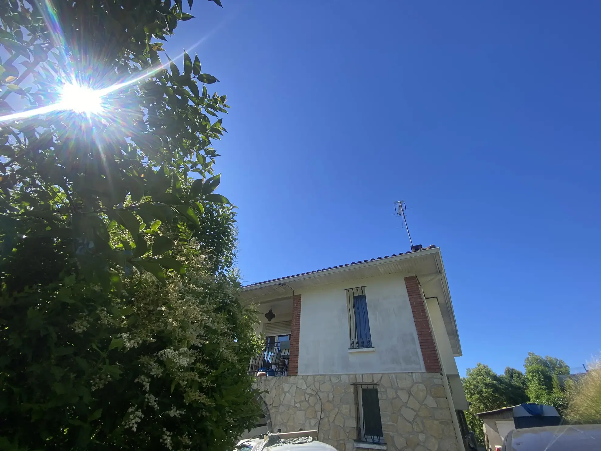 Maison de 140 m² avec garage et jardin à La Réole, centre-ville 