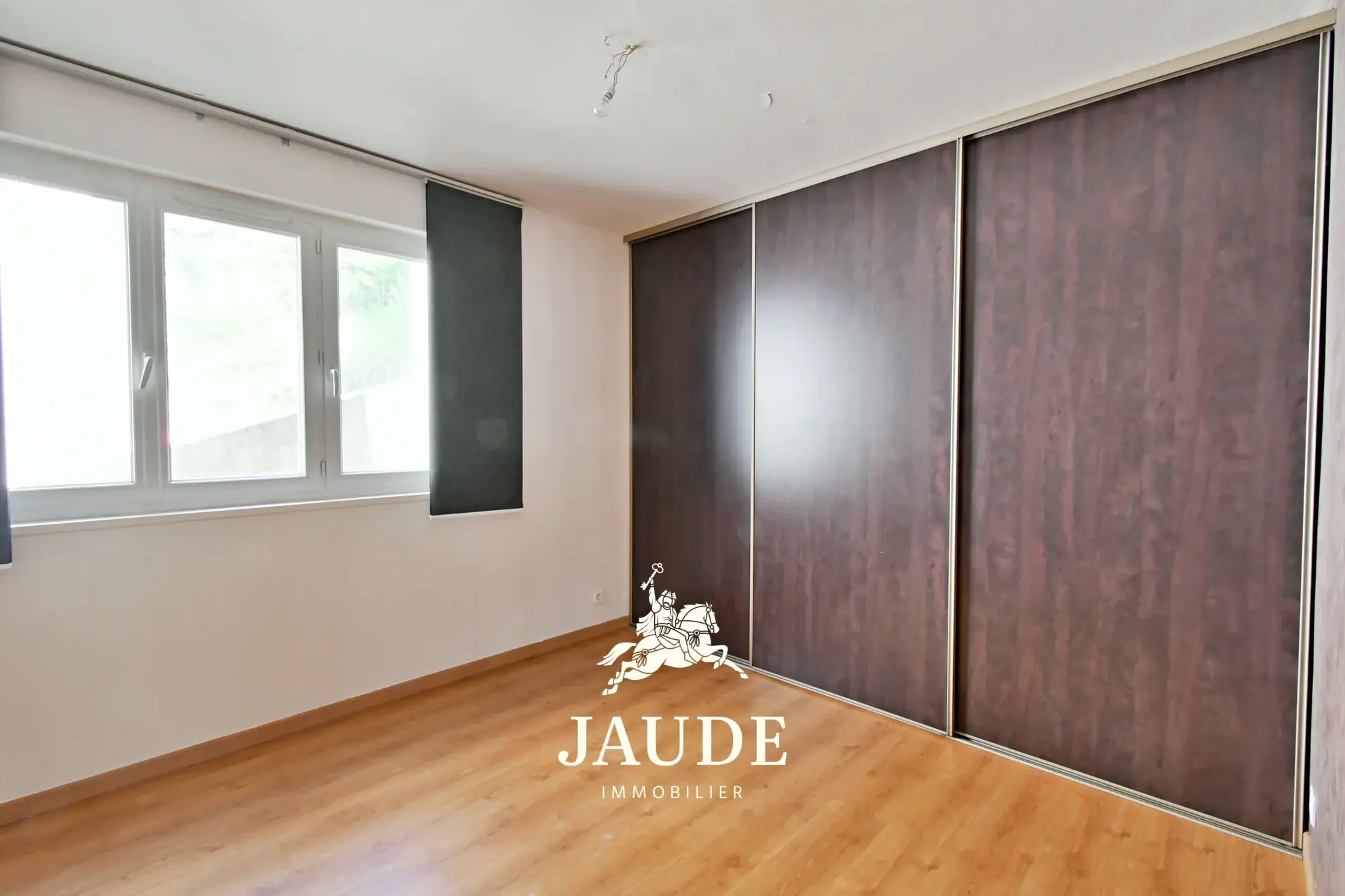 Appartement 3 pièces de 65 m² à Royat avec balcon, garage et cave 