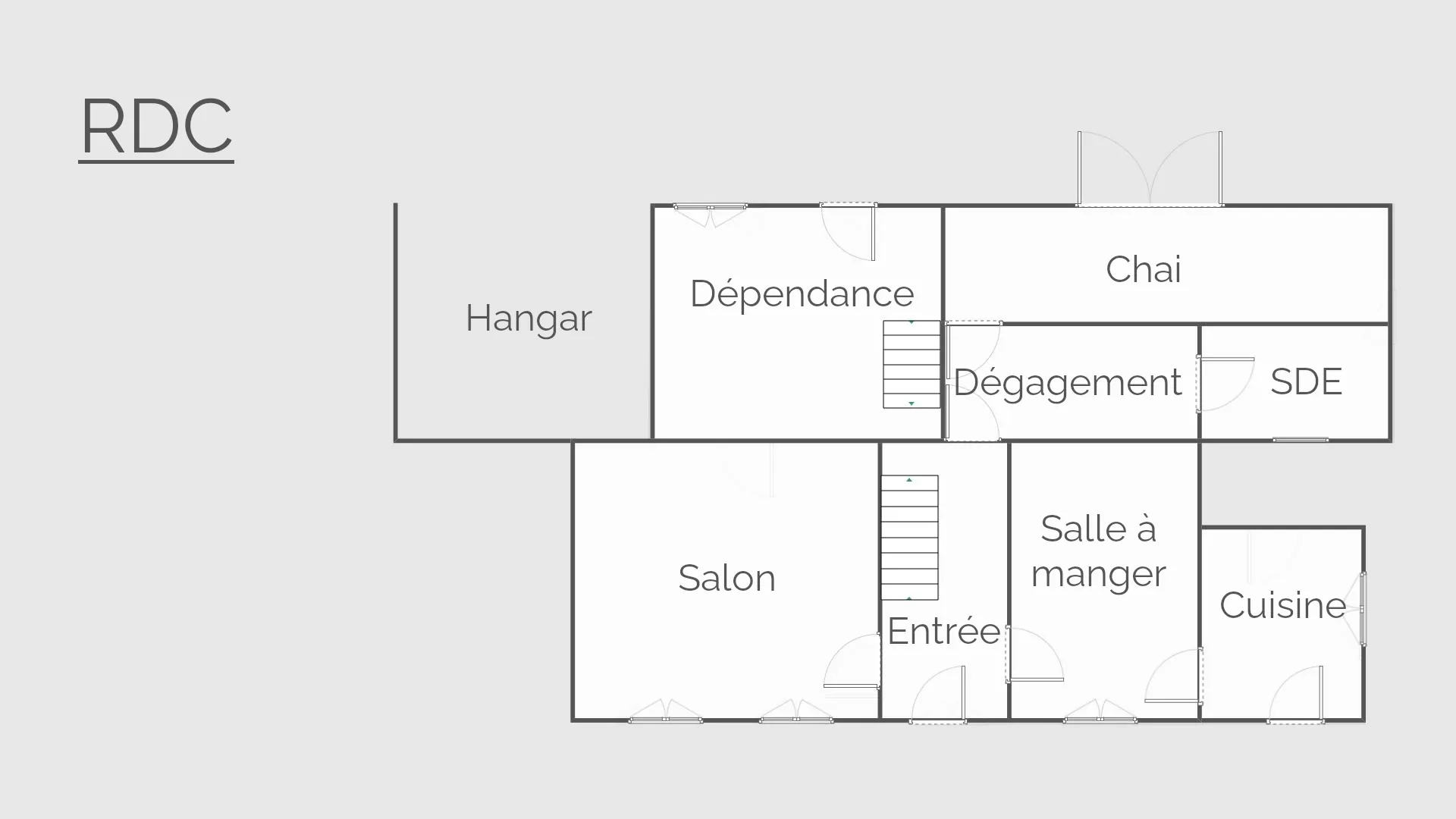 Charmante maison charentaise à rénover avec dépendances et jardin à Saint-Savinien 