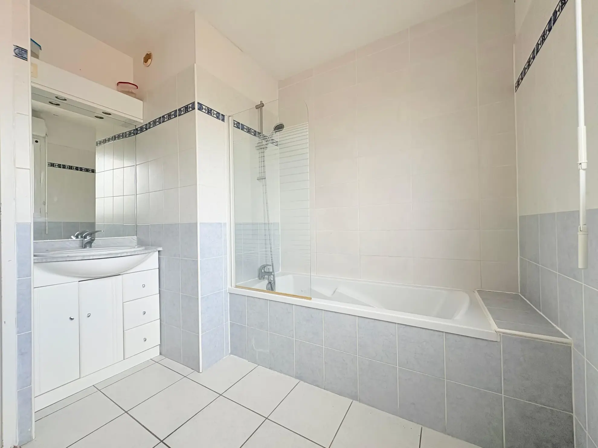 Villa 4 pièces à Toulouges avec garage, terrasse et jardin, livraison 2007 