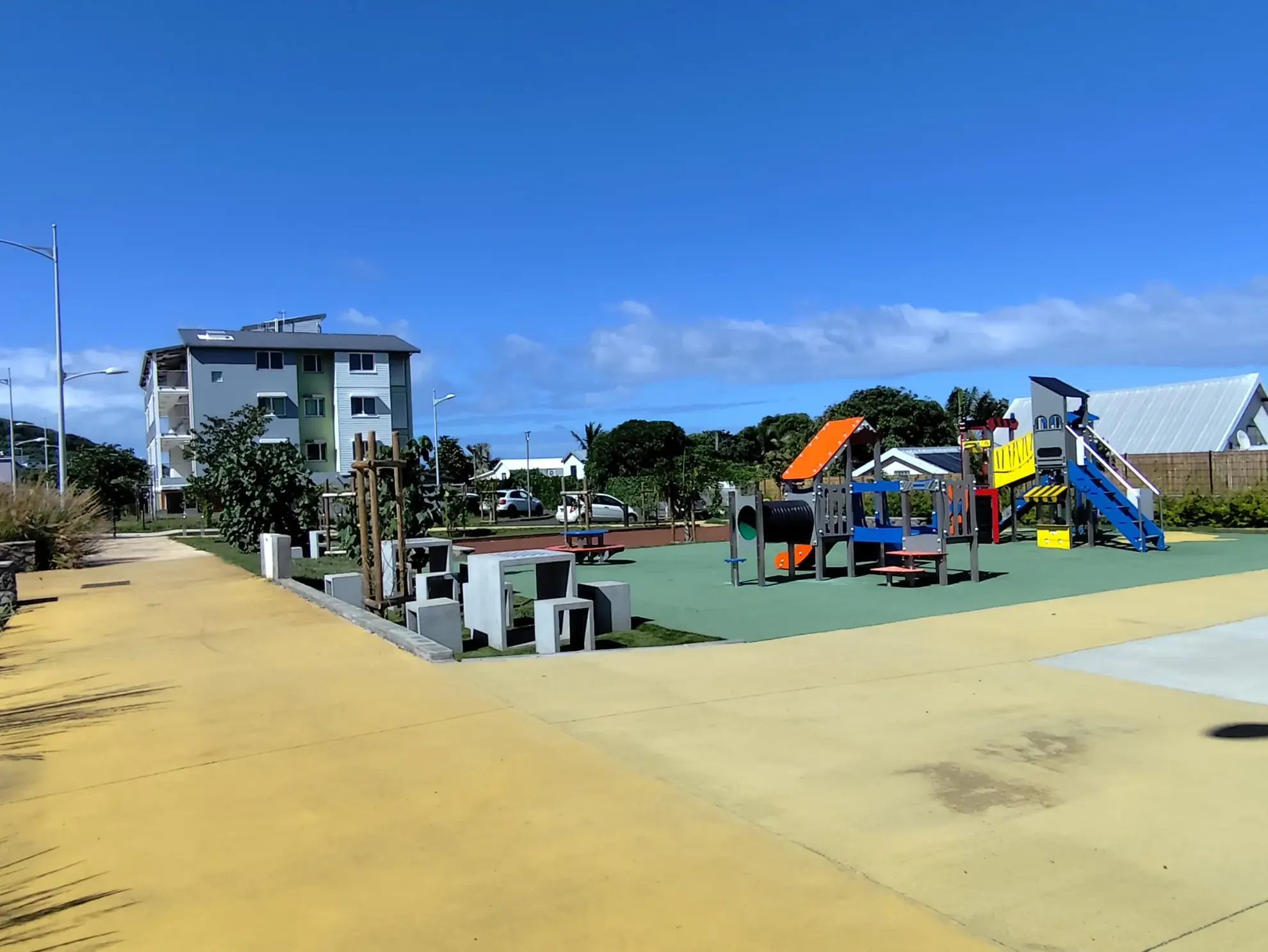 Terrain constructible de 387 m² à Saint-Pierre, secteur Grands Bois 