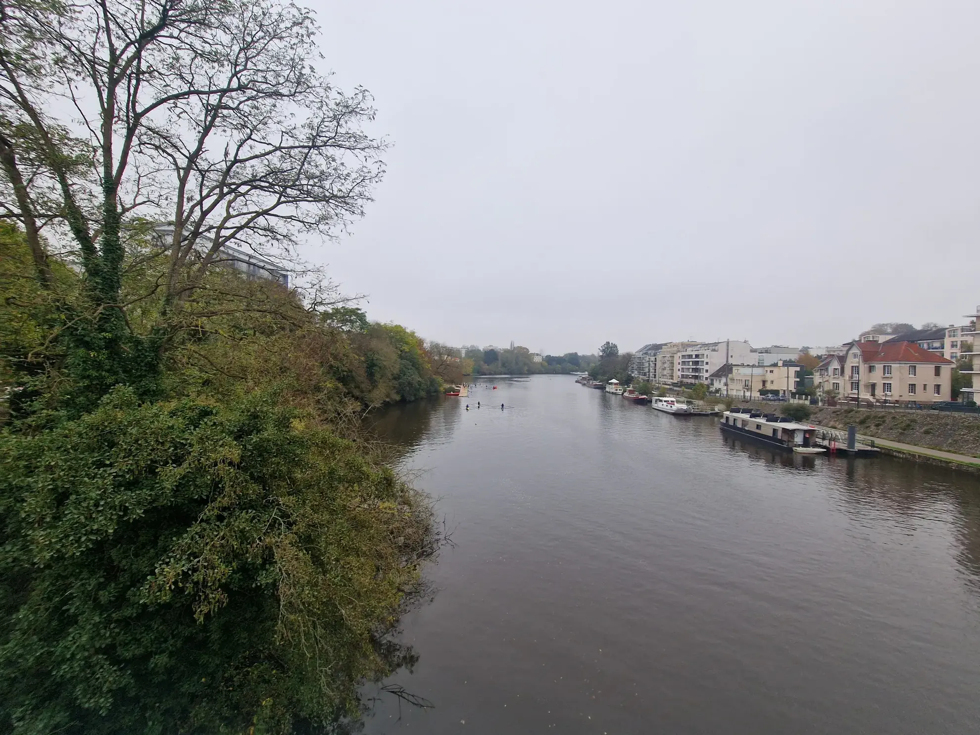 Maison de village avec cour et cave à Saint-Geniès-de-Comolas - Fort potentiel de rénovation 