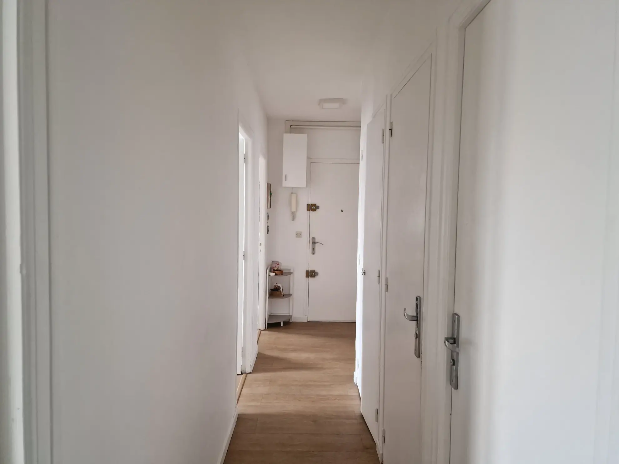 Maison de village avec cour et cave à Saint-Geniès-de-Comolas - Fort potentiel de rénovation 