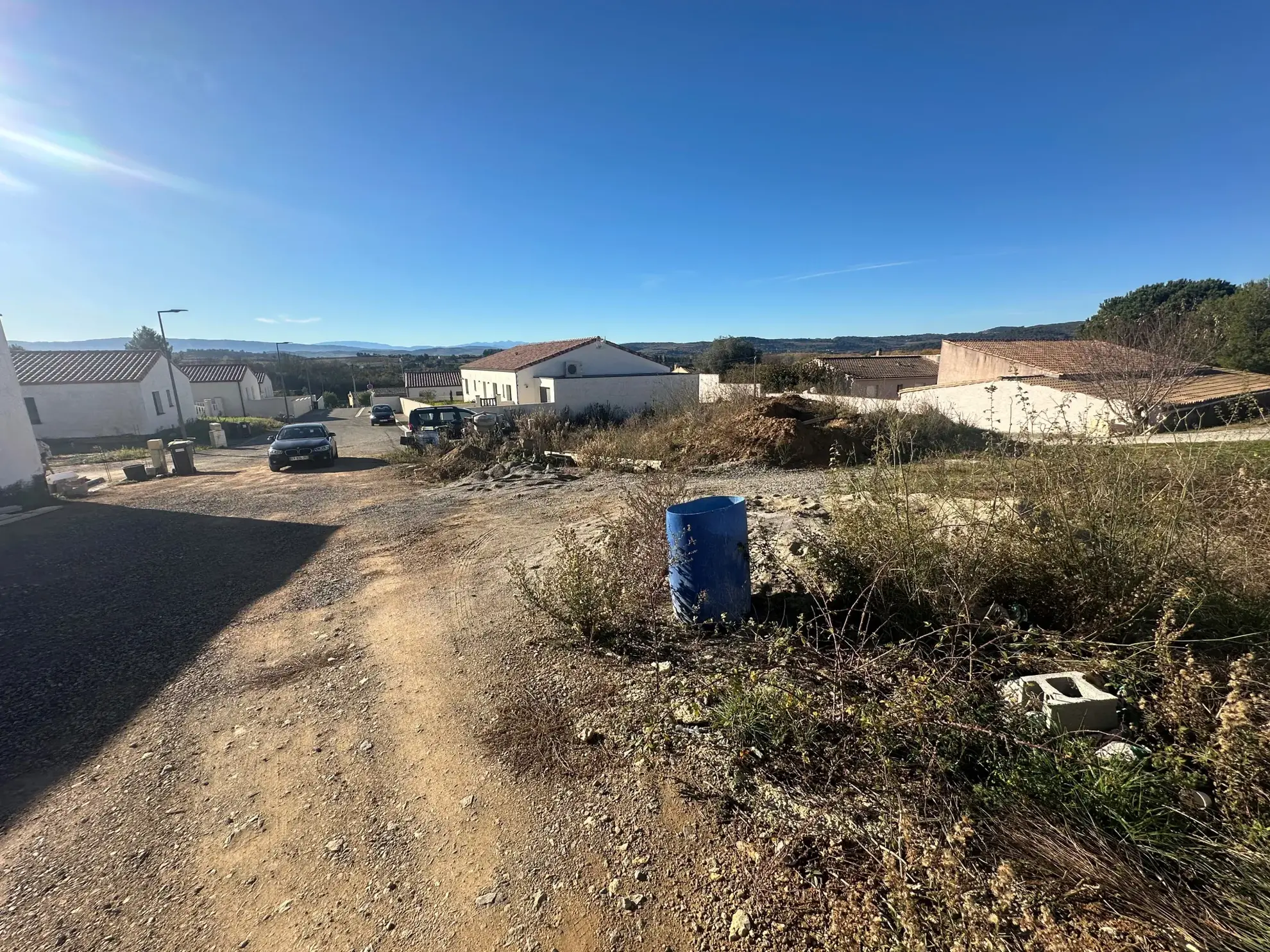 Terrain constructible à Couffoulens avec permis pour villa de 107 m²