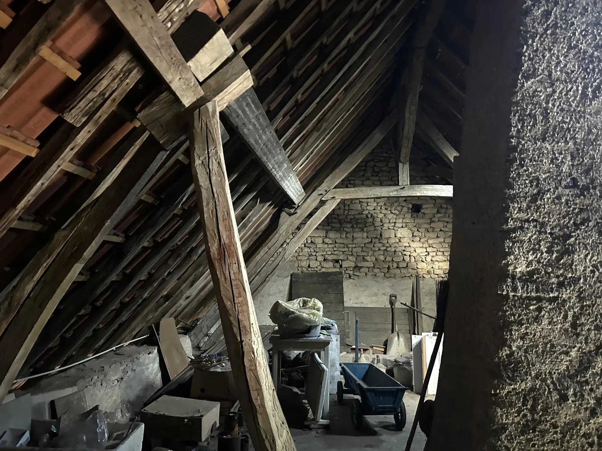 Maison avec deux habitations à vendre entre Guerigny et Premery, terrain de 3310 m² 