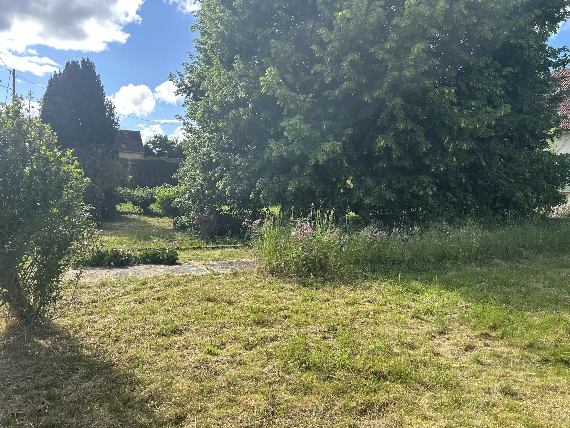 Maison avec deux habitations à vendre entre Guerigny et Premery, terrain de 3310 m² 