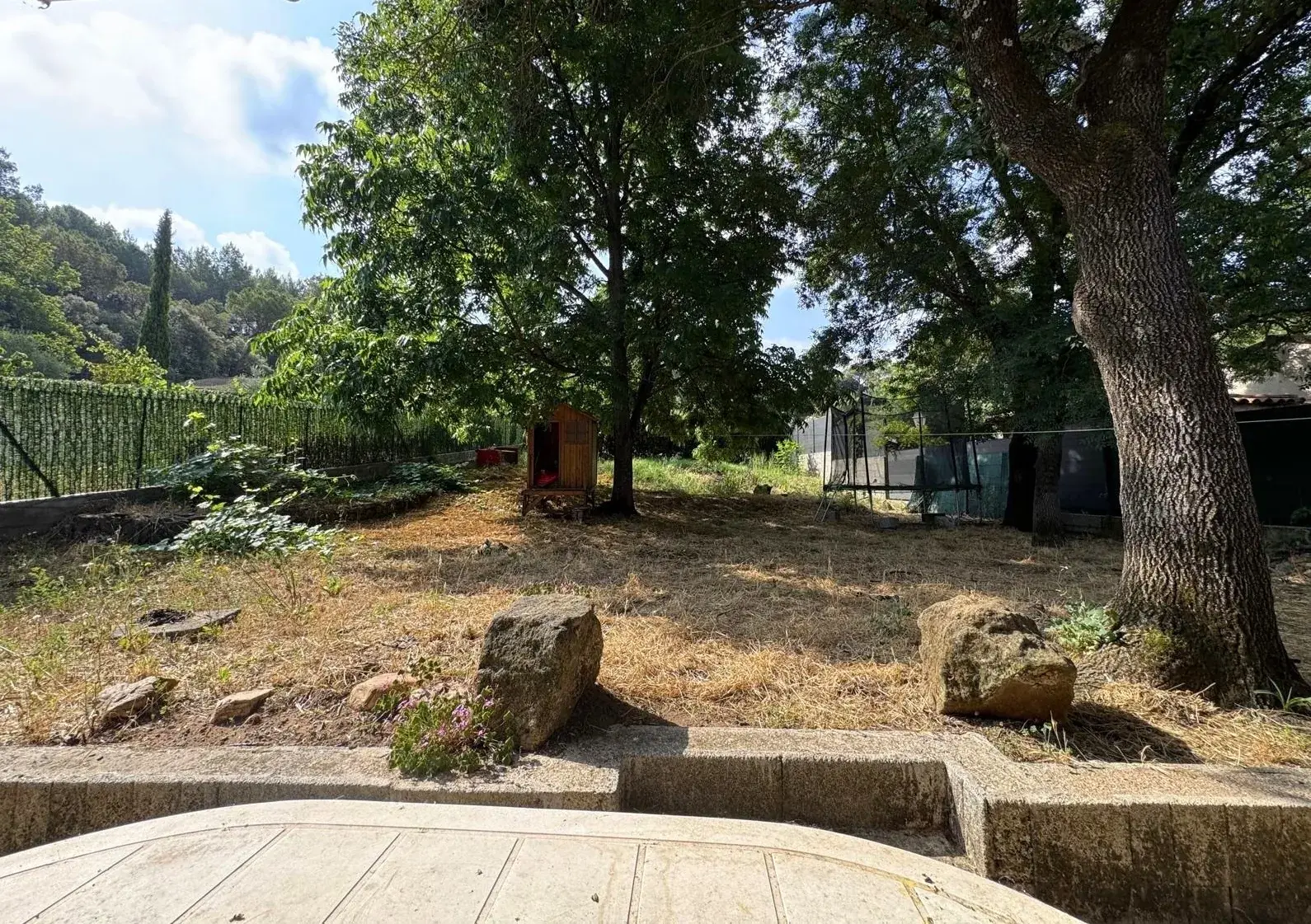 Villa de 105 m² avec piscine à Vidauban, 2 chambres, jardin clos, à rénover 