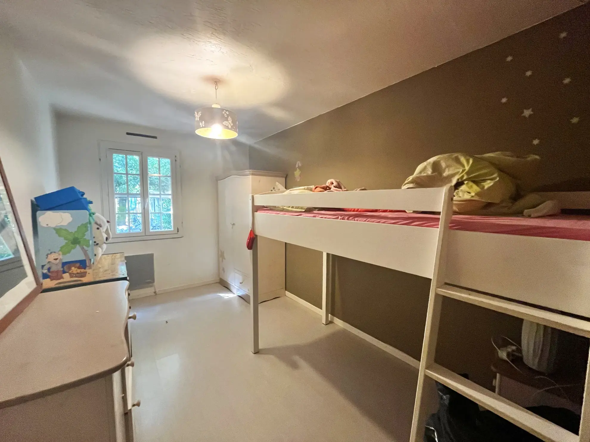 Villa de 105 m² avec piscine à Vidauban, 2 chambres, jardin clos, à rénover 