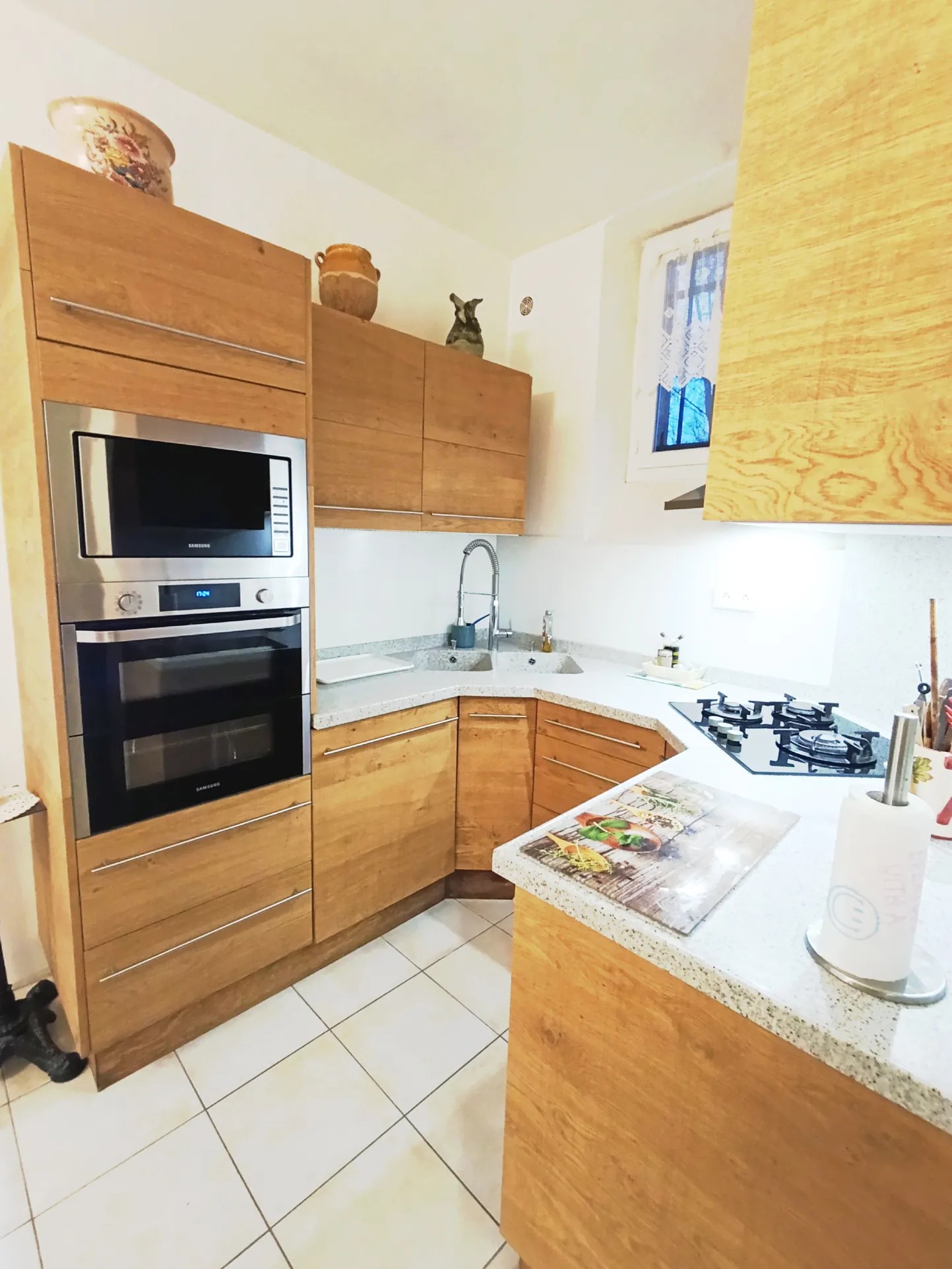 Rare ensemble immobilier à Mezin près de Nérac avec maison, appartement et dépendance en pierre 