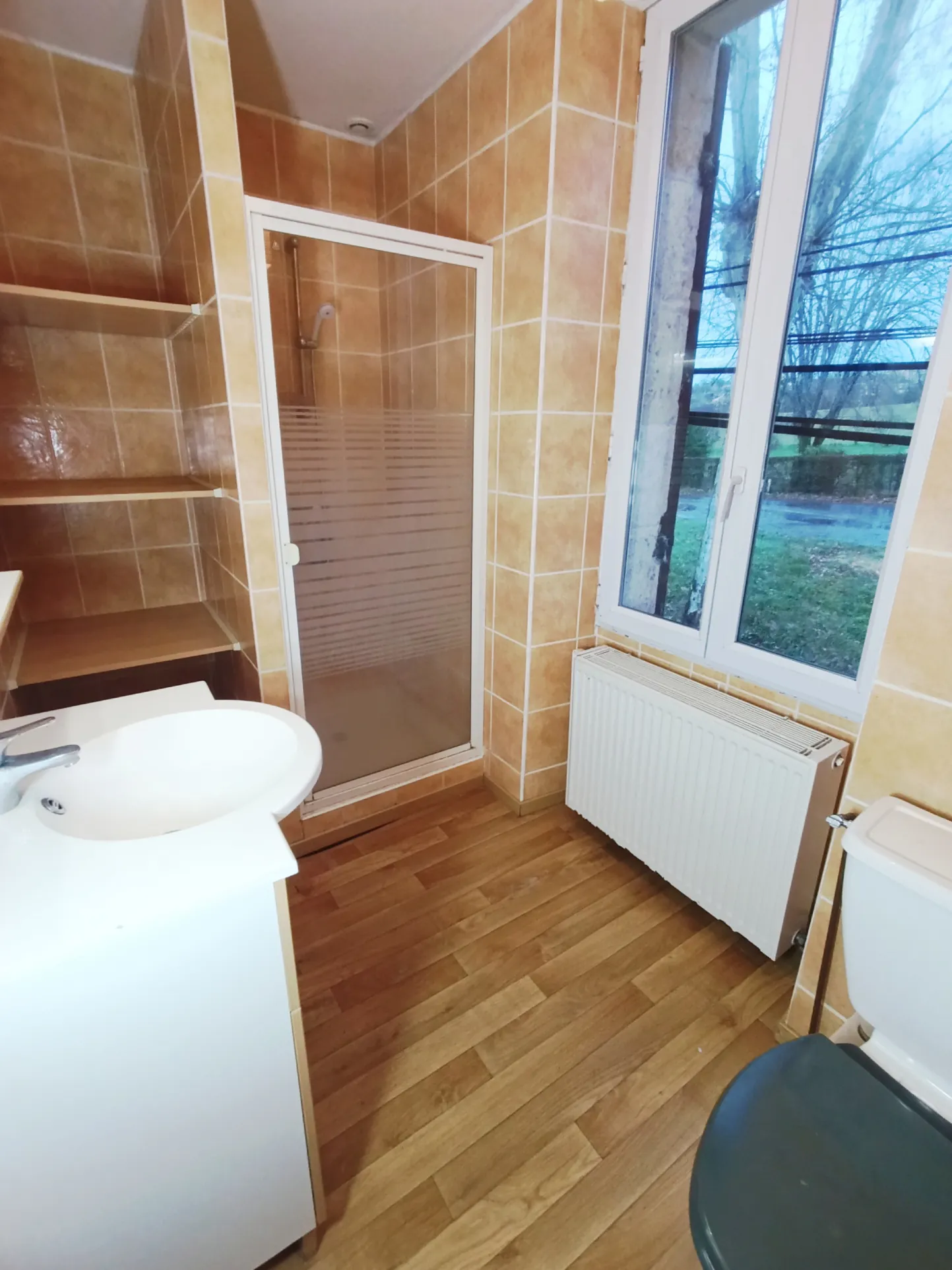 Rare ensemble immobilier à Mezin près de Nérac avec maison, appartement et dépendance en pierre 