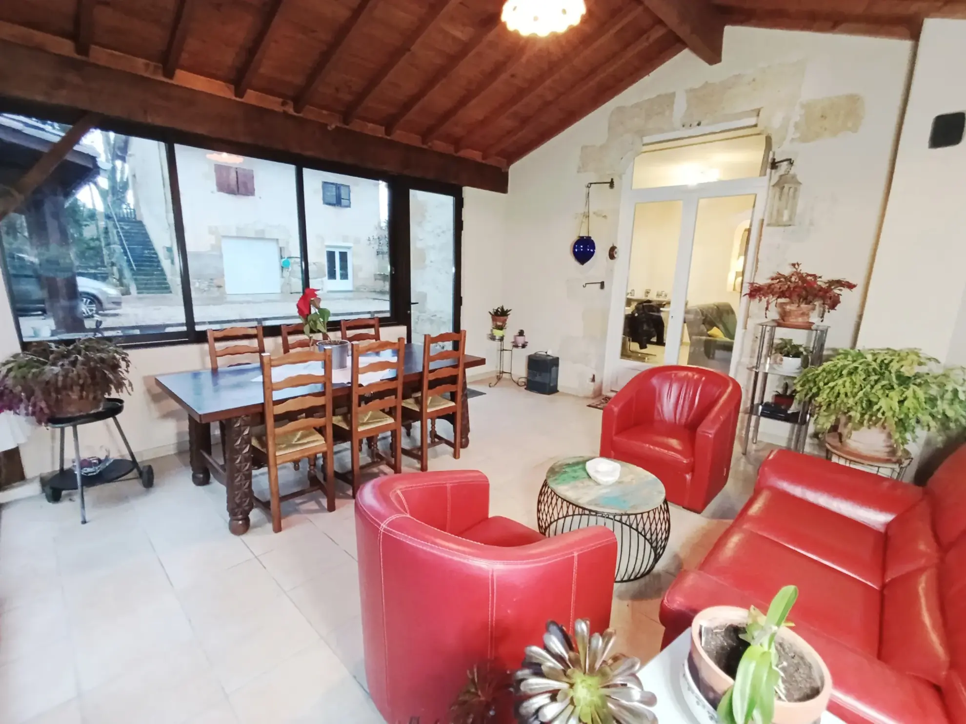 Rare ensemble immobilier à Mezin près de Nérac avec maison, appartement et dépendance en pierre 