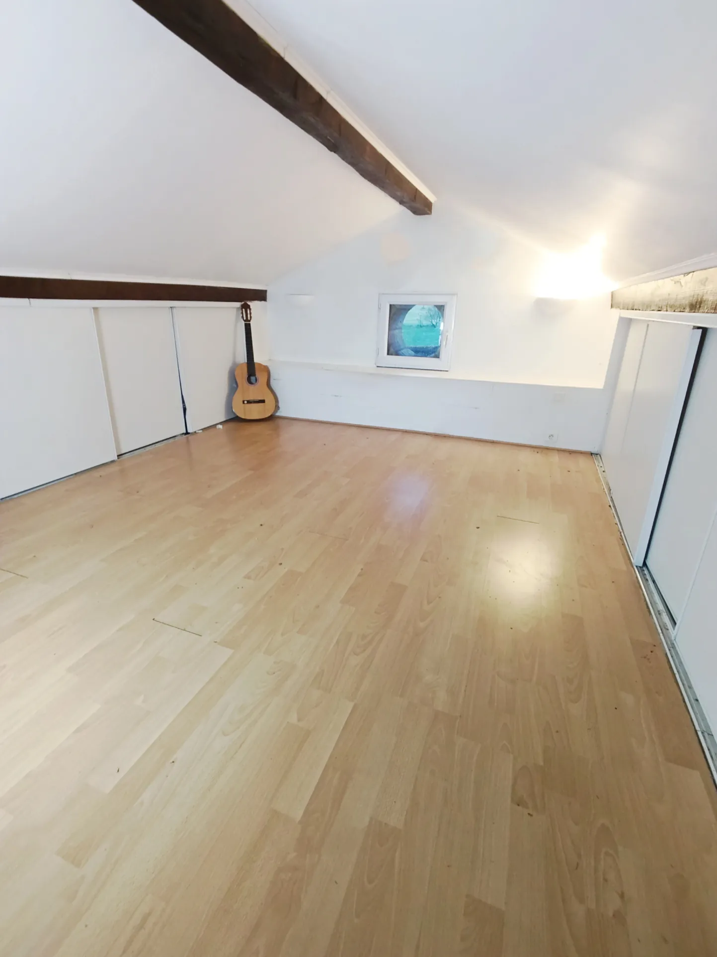 Rare ensemble immobilier à Mezin près de Nérac avec maison, appartement et dépendance en pierre 