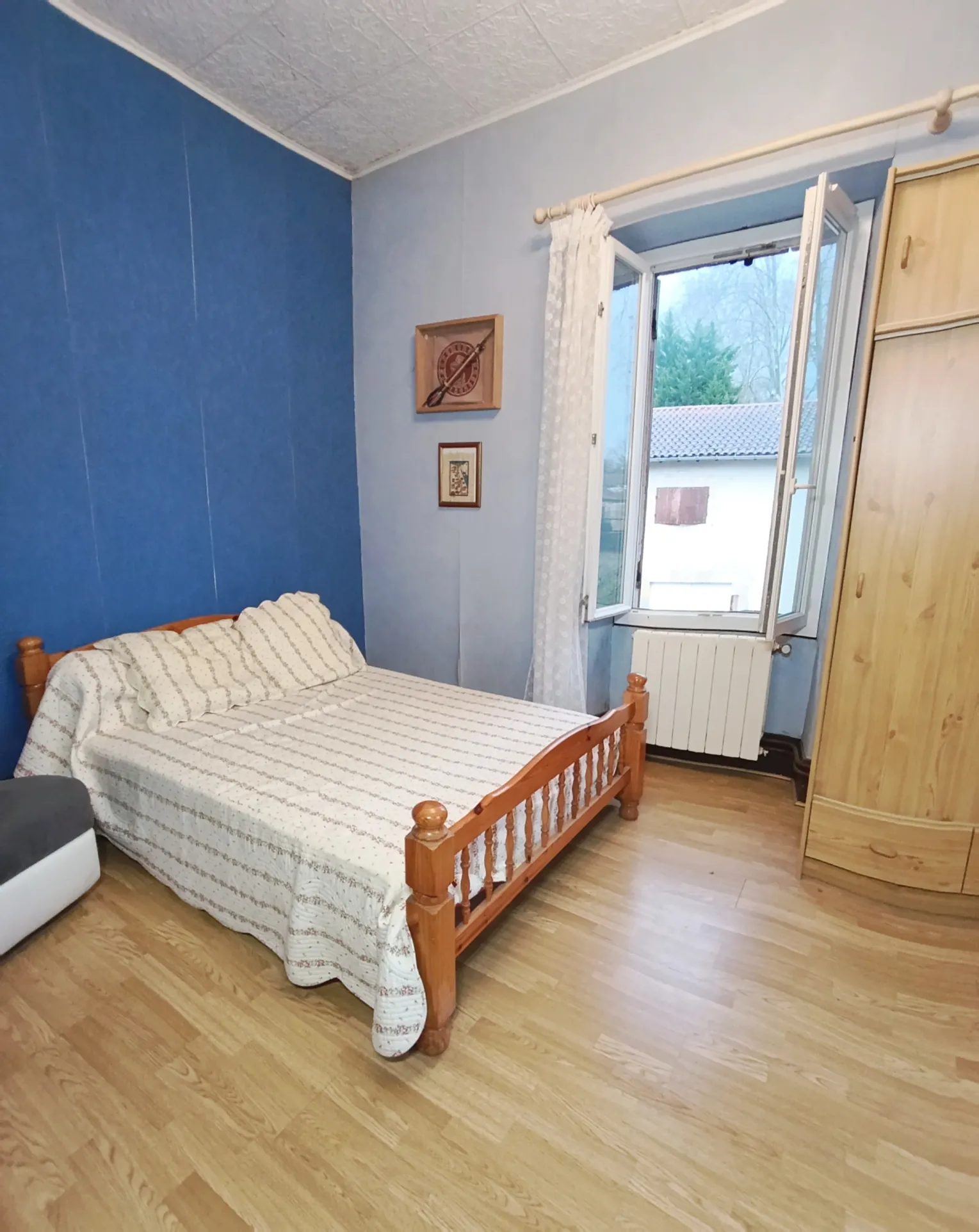 Rare ensemble immobilier à Mezin près de Nérac avec maison, appartement et dépendance en pierre 