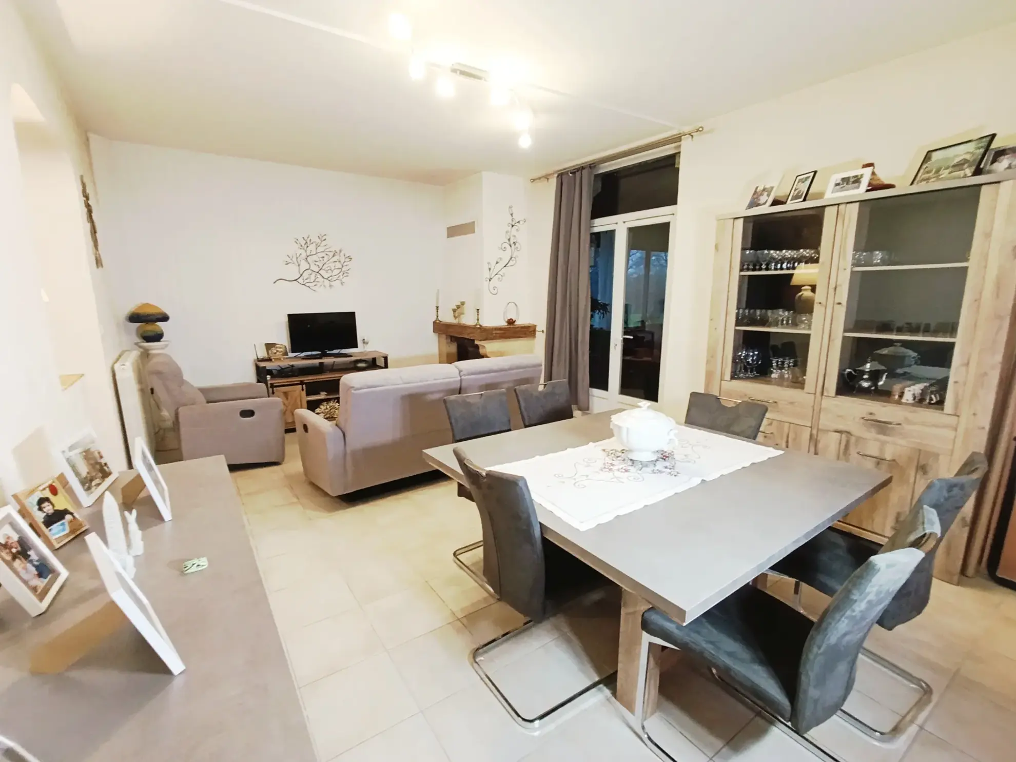 Rare ensemble immobilier à Mezin près de Nérac avec maison, appartement et dépendance en pierre 