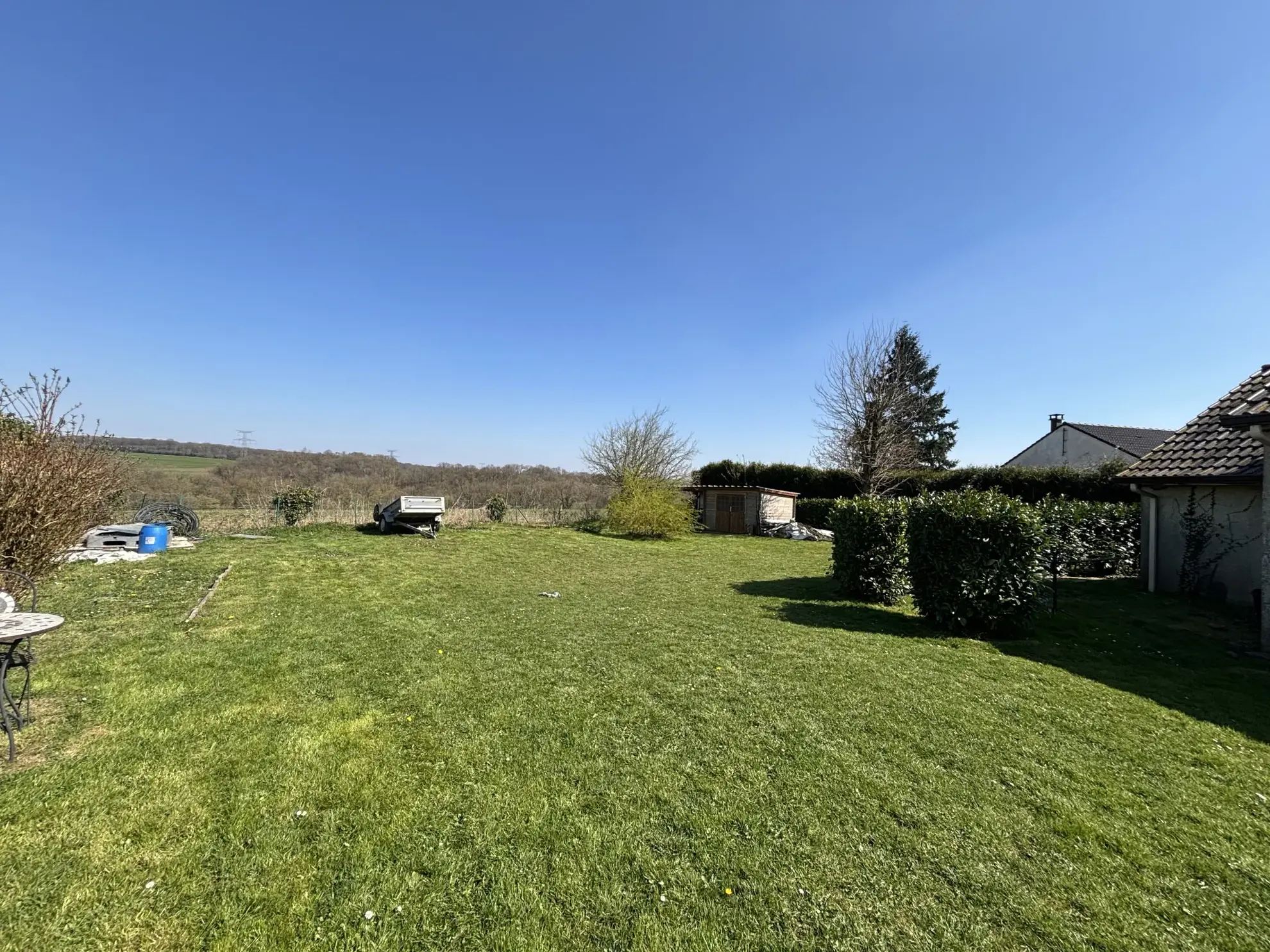 Maison familiale de 105m² avec jardin à Valdampierre dans un environnement calme 