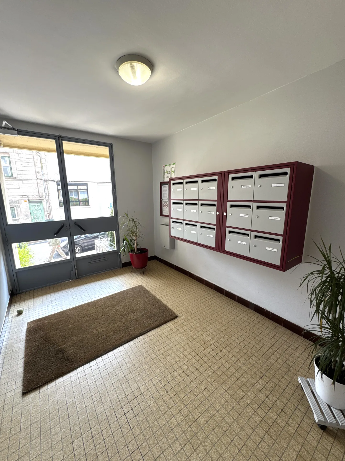 Appartement F2 bis lumineux avec cave à Saint-Étienne – Opportunité d'achat ou d'investissement 