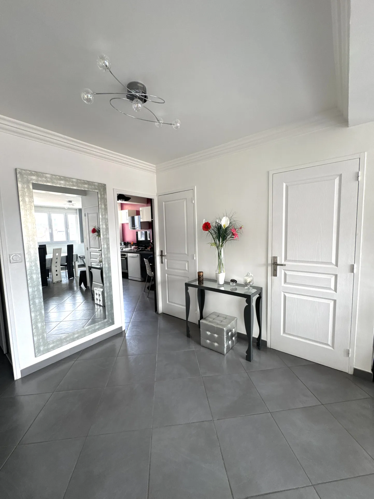 Appartement F2 bis lumineux avec cave à Saint-Étienne – Opportunité d'achat ou d'investissement 