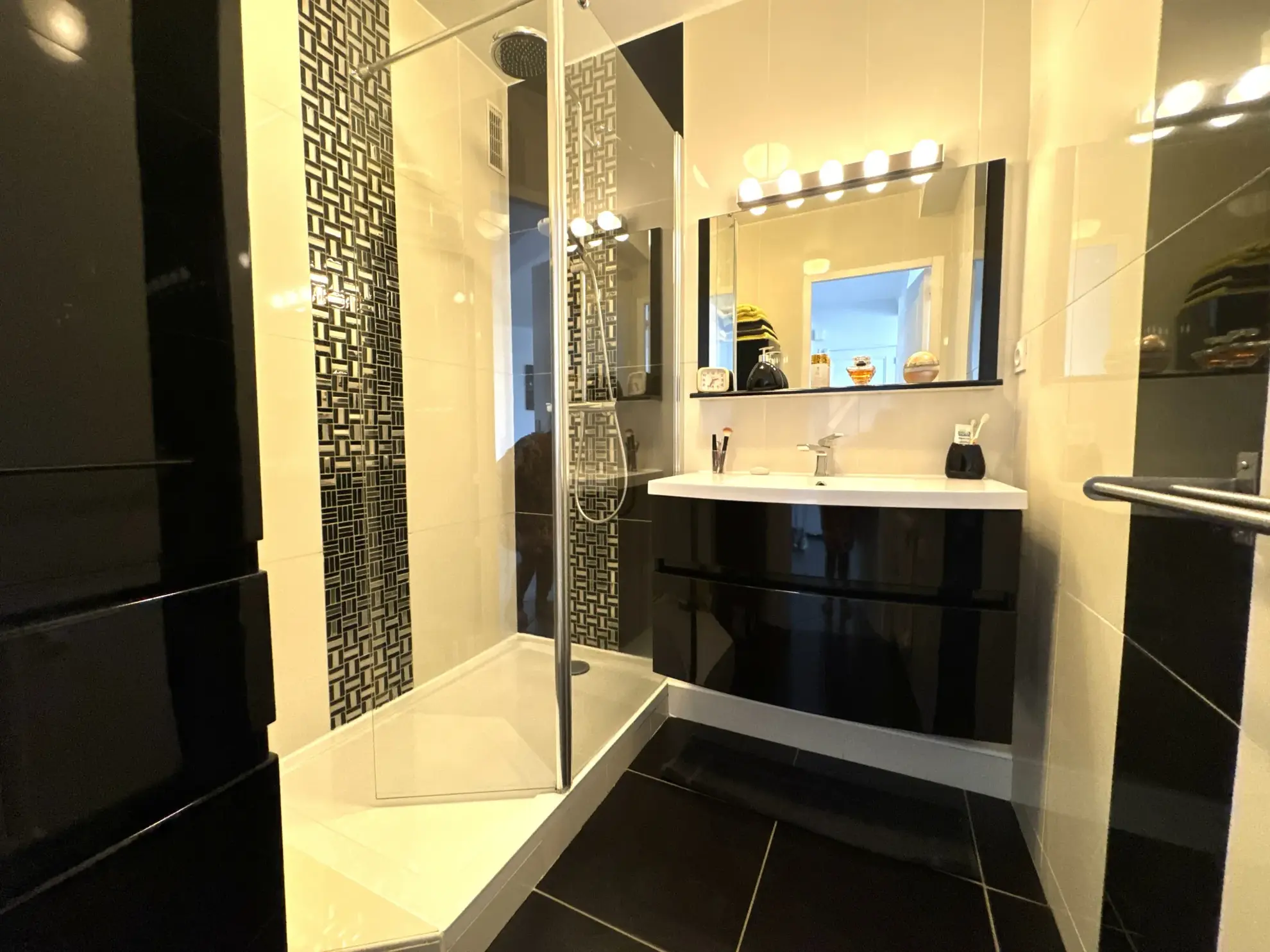 Appartement F2 bis lumineux avec cave à Saint-Étienne – Opportunité d'achat ou d'investissement 