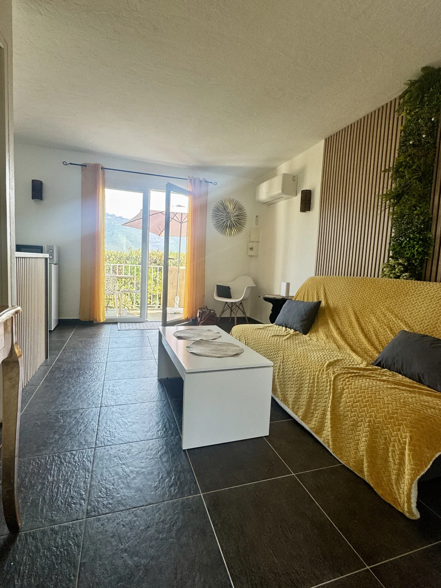 Studio de 24 m² avec terrasse et vue mer à Propriano