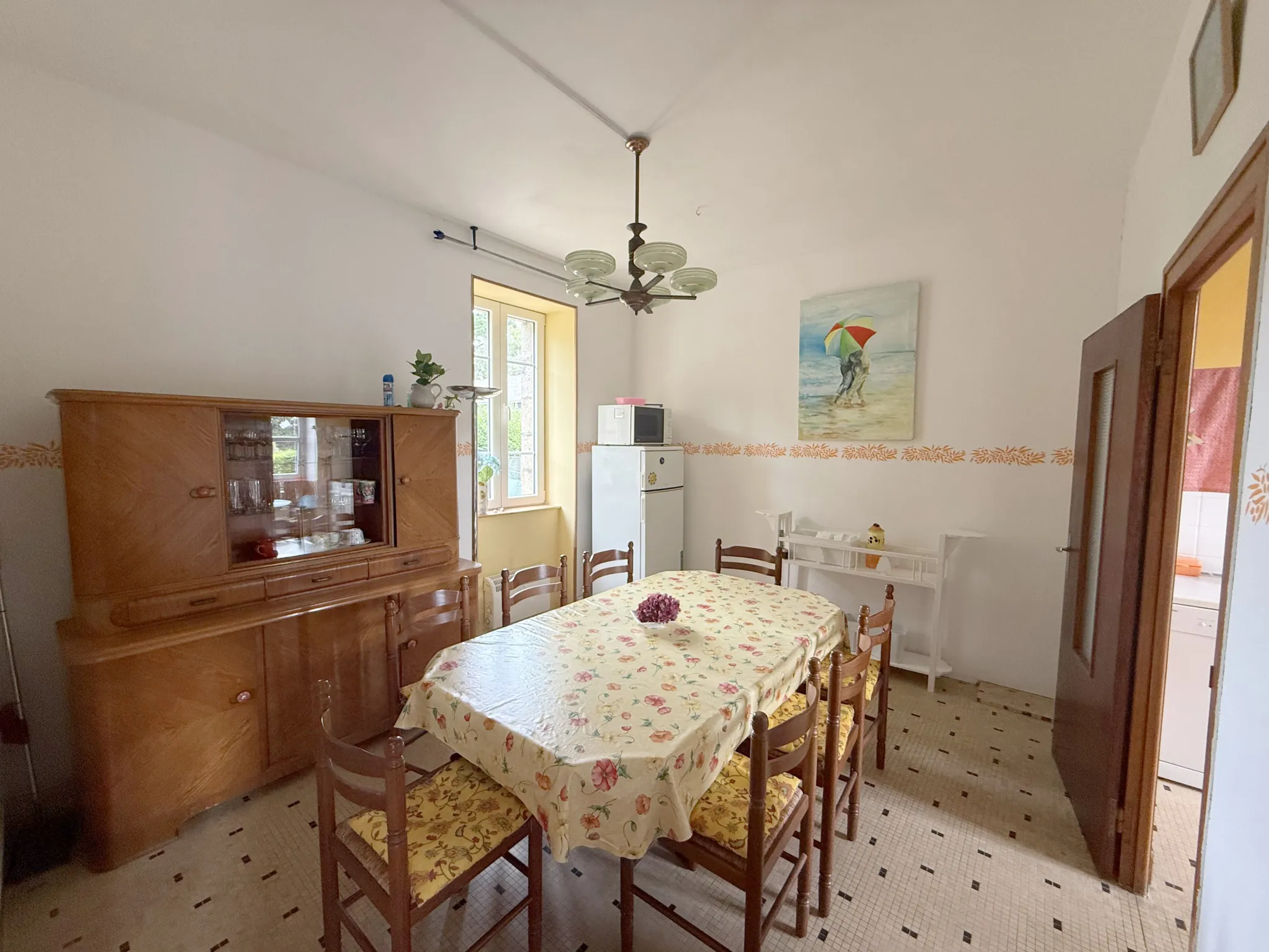 Maison de maître des années 1930 avec grand terrain et potentiel à Brest 