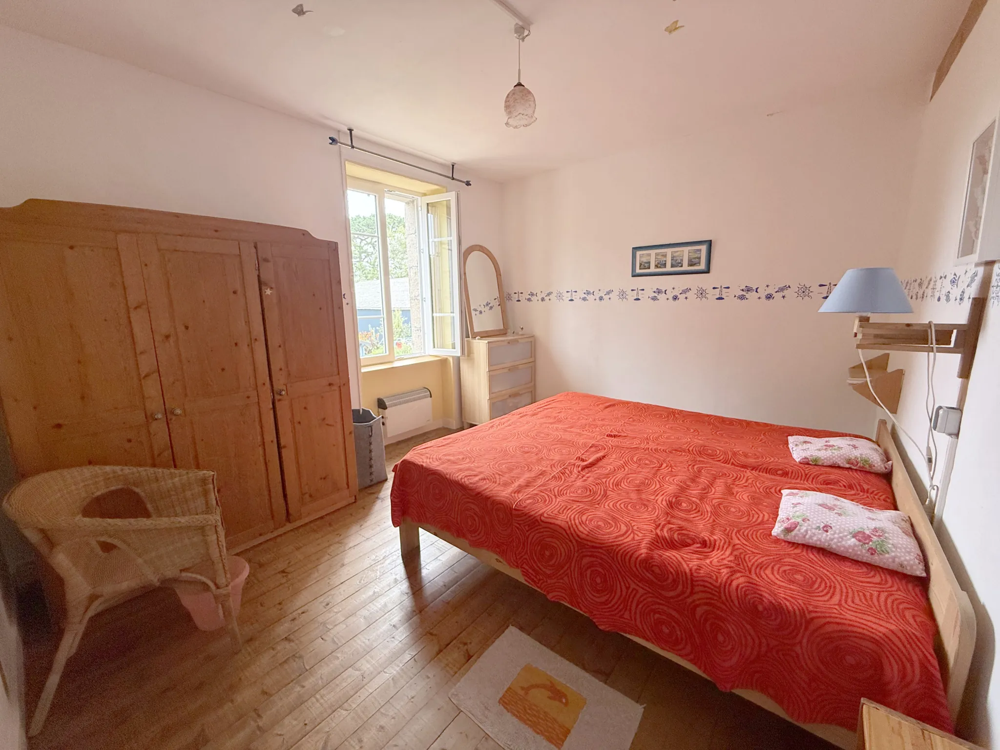 Maison de maître des années 1930 avec grand terrain et potentiel à Brest 