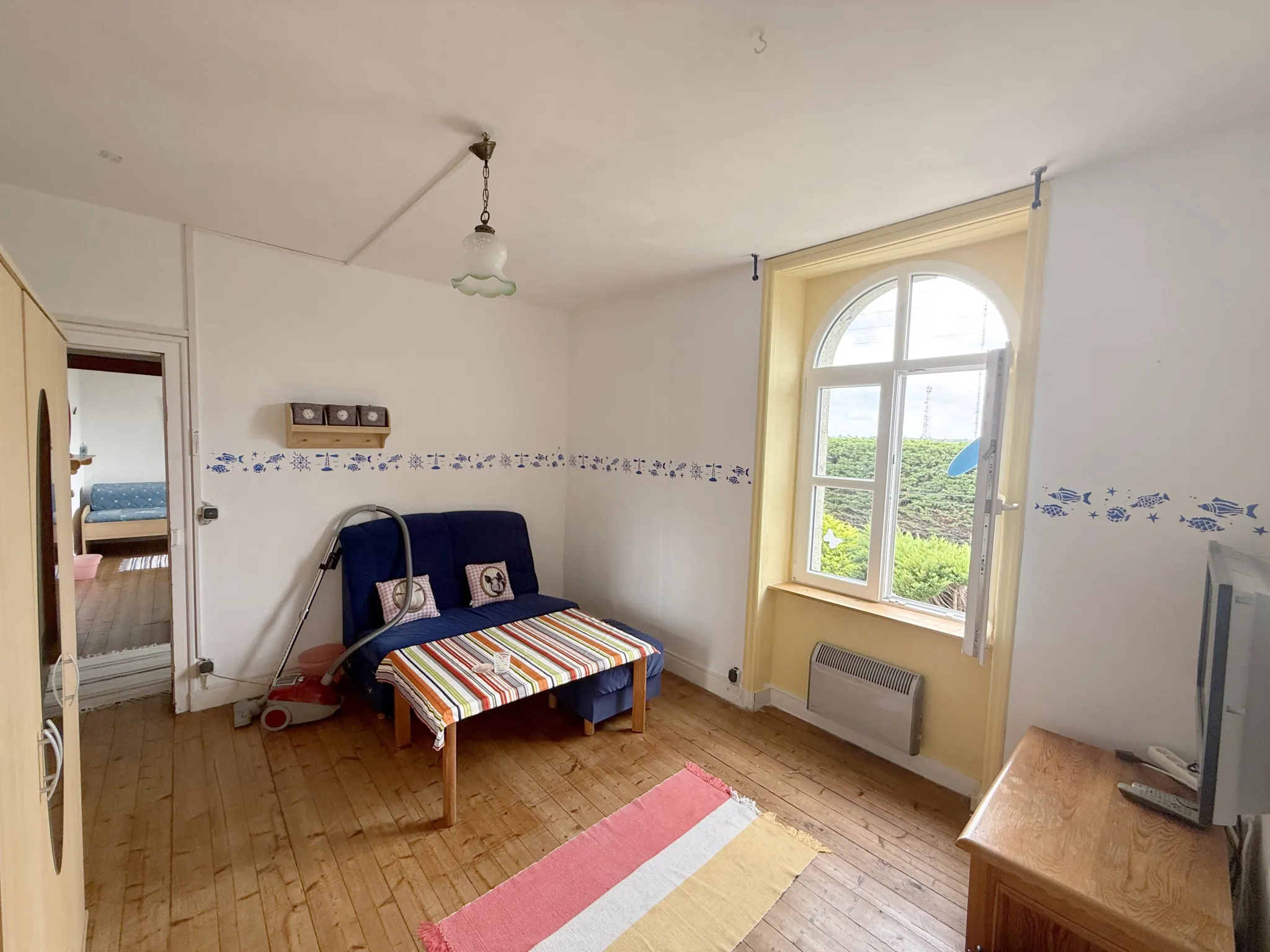 Maison de maître des années 1930 avec grand terrain et potentiel à Brest 