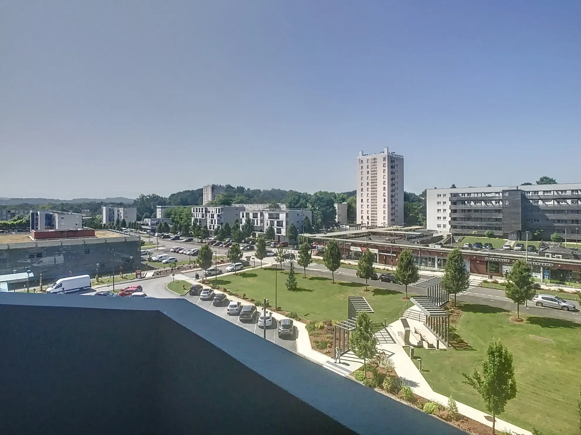 Appartement T5 avec vue Pyrénées à Mourenx - Balcon et cave 