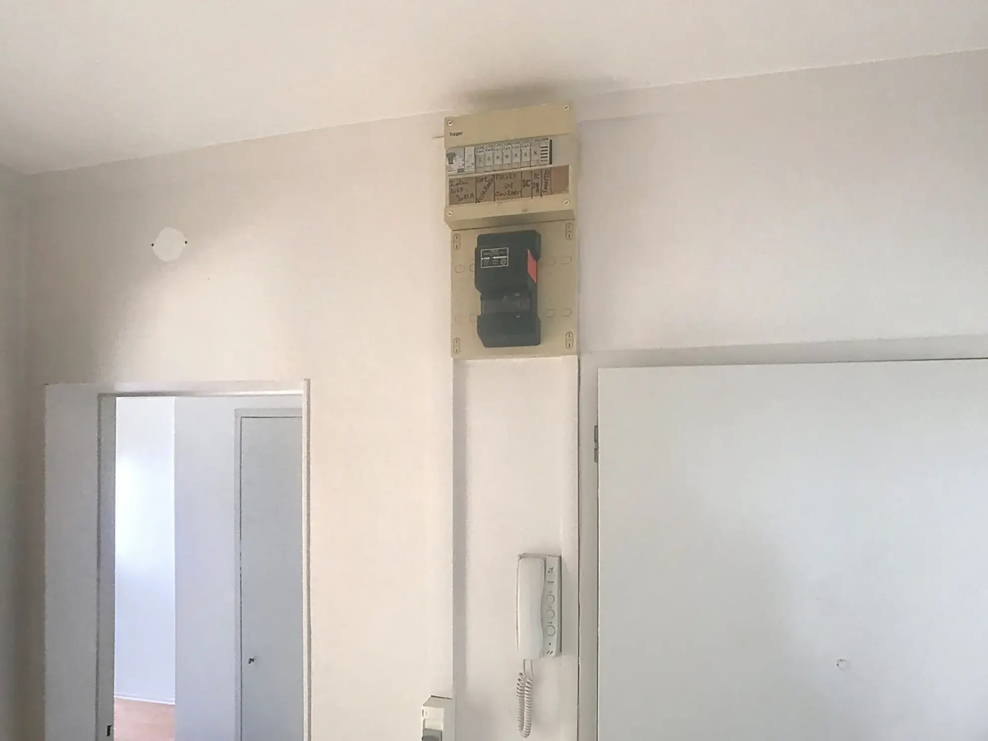 Appartement T5 avec vue Pyrénées à Mourenx - Balcon et cave 