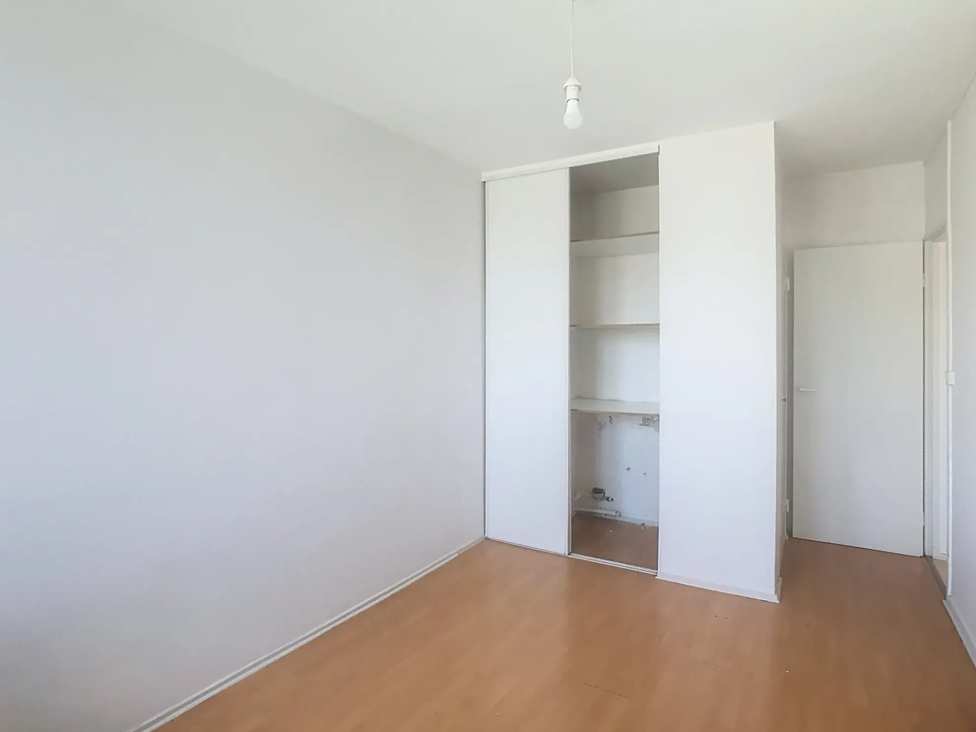 Appartement T5 avec vue Pyrénées à Mourenx - Balcon et cave 