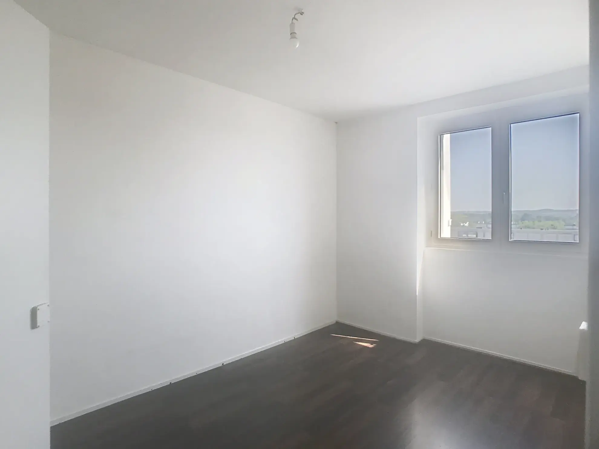 Appartement T5 avec vue Pyrénées à Mourenx - Balcon et cave 