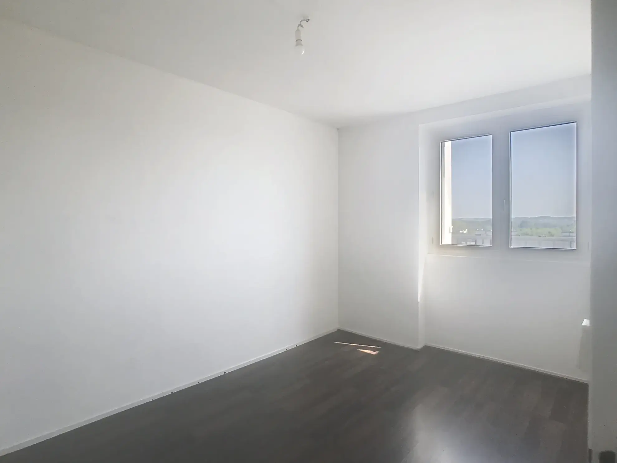 Appartement T5 avec vue Pyrénées à Mourenx - Balcon et cave 