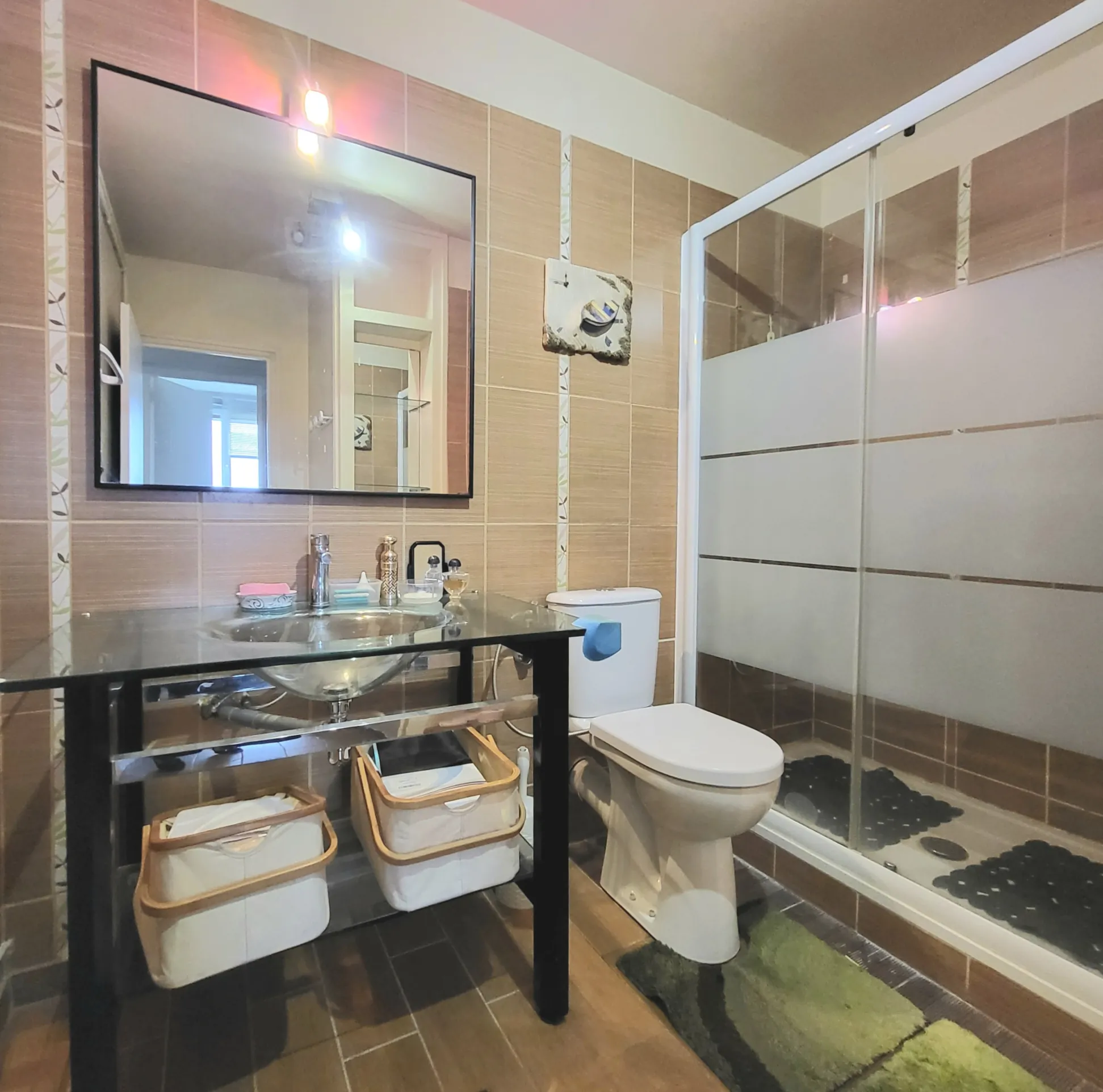 Appartement lumineux avec potentiel à Pontoise – 2 chambres, balcon et cave 