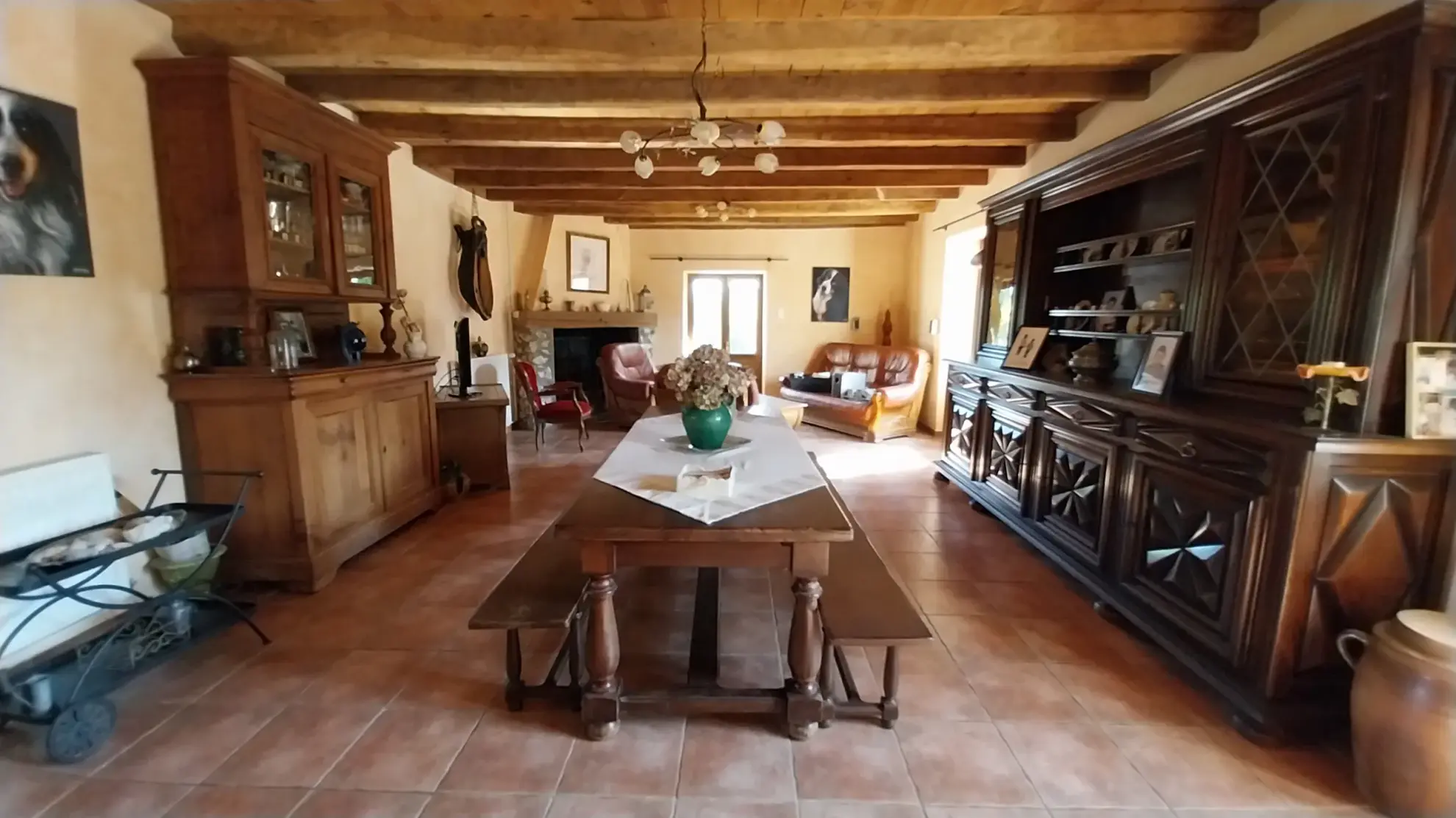 Maison en pierre avec piscine, 5 chambres et 2 hectares de terrain à Razac sur L'Isle 