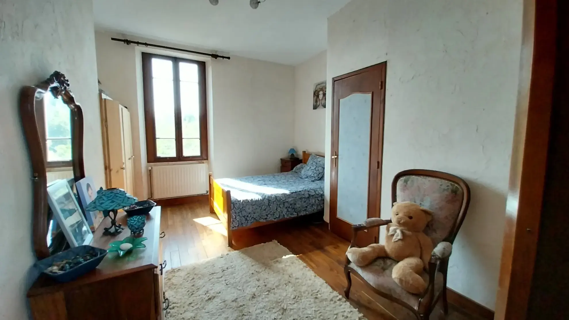 Maison en pierre avec piscine, 5 chambres et 2 hectares de terrain à Razac sur L'Isle 