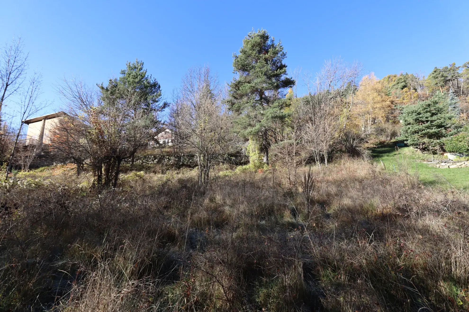 Terrain constructible de 1508 m² à Beauvezer en montagne, vue sur la nature 