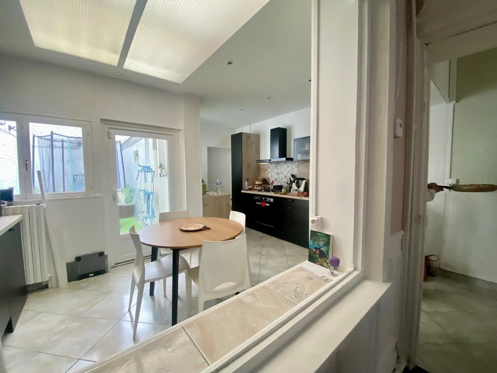 Maison à vendre à Remicourt, Saint-Quentin avec 4 chambres, cour et cave 