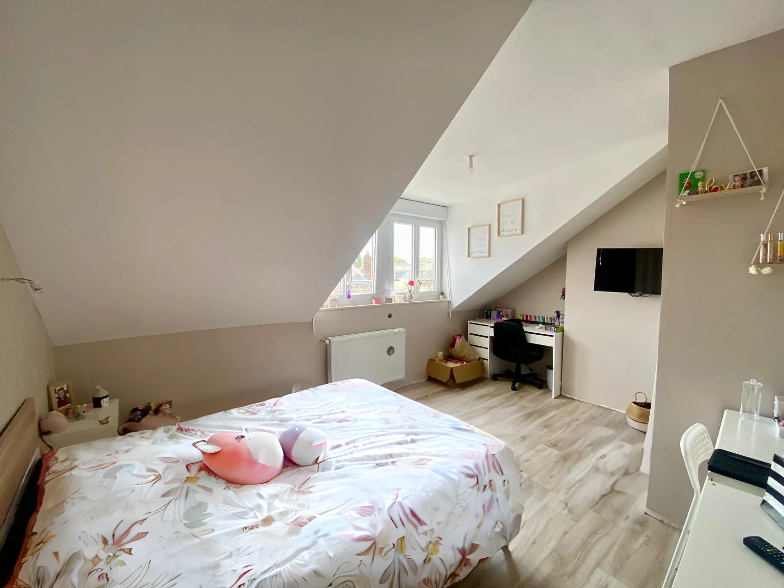 Maison à vendre à Remicourt, Saint-Quentin avec 4 chambres, cour et cave 