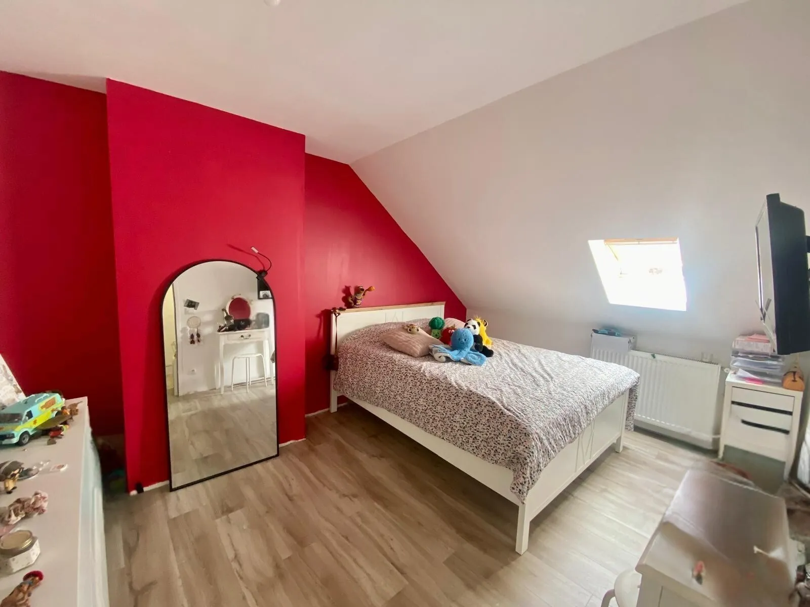 Maison à vendre à Remicourt, Saint-Quentin avec 4 chambres, cour et cave 