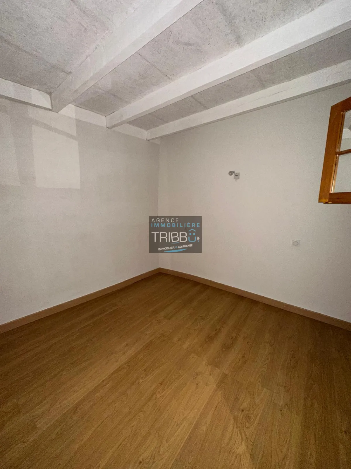Appartement T2 de 39 m² à Vinca avec mezzanine et bureau 