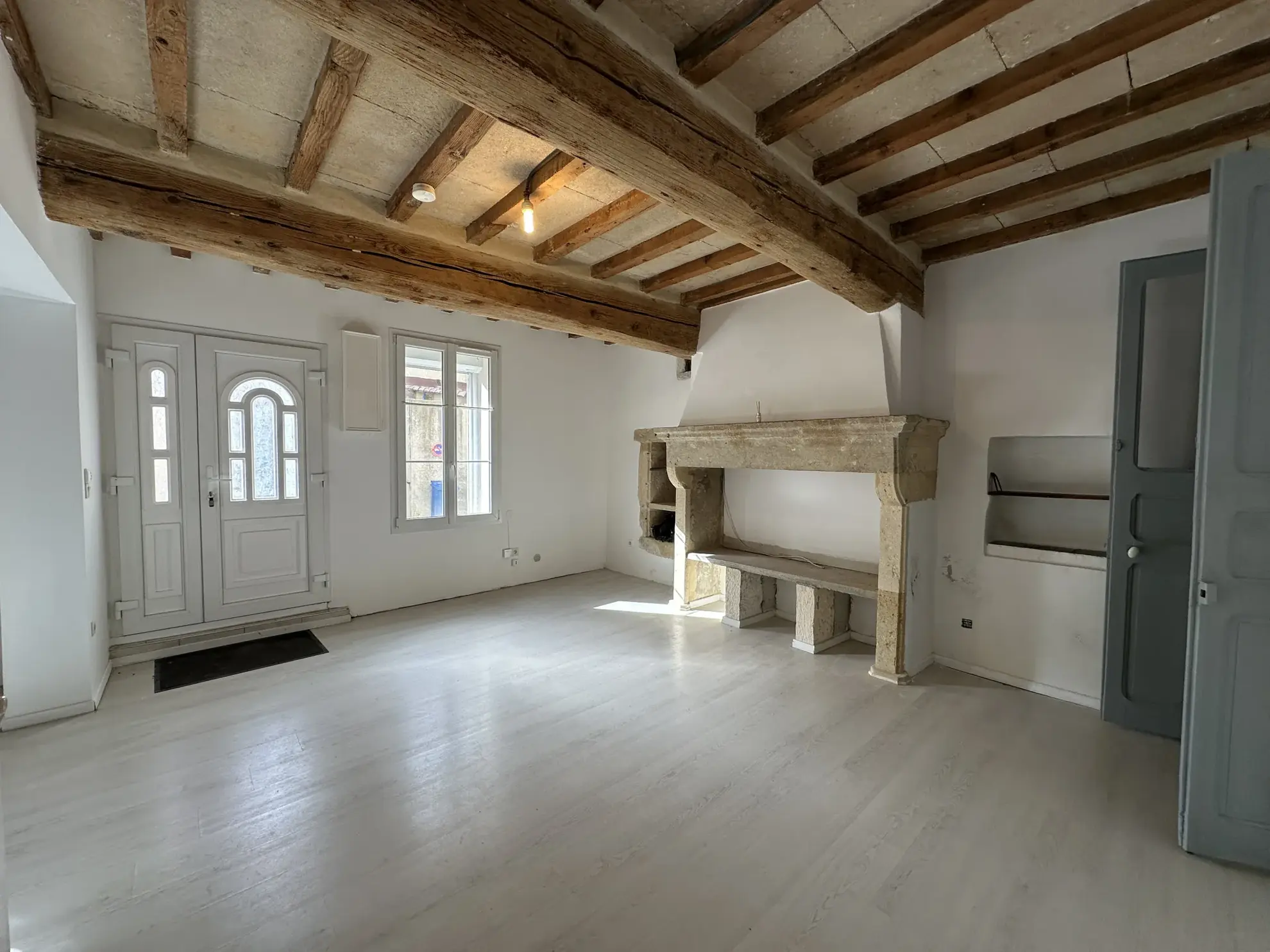 Charmante maison de village rénovée à Vauvert de 93 m² 