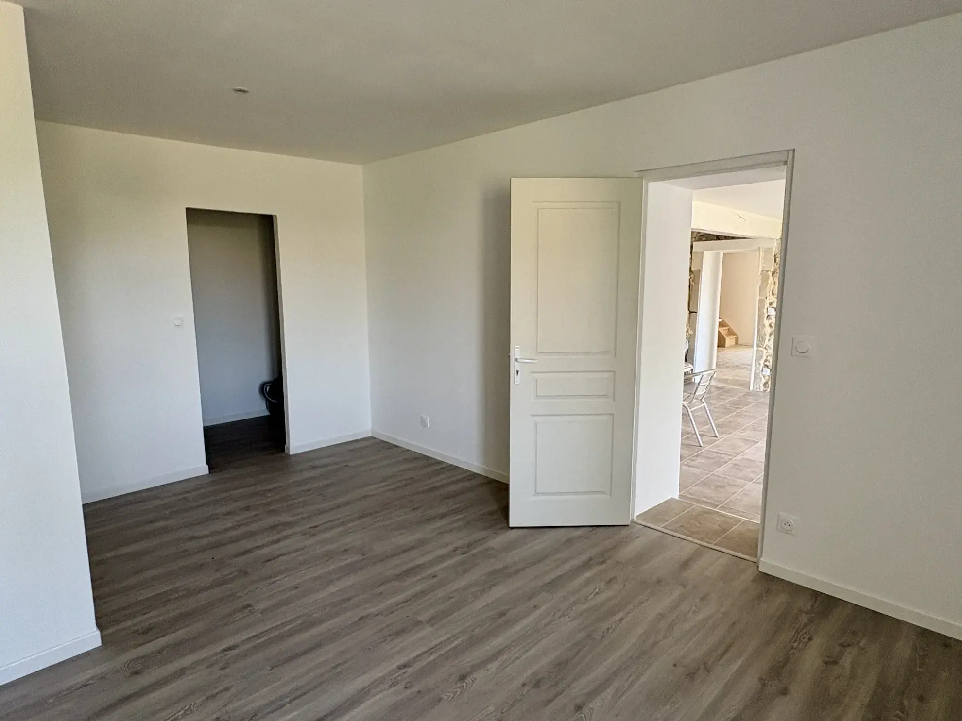 Belle maison de village rénovée à Pujols-sur-Ciron, 4 chambres, jardin, proche Langon 