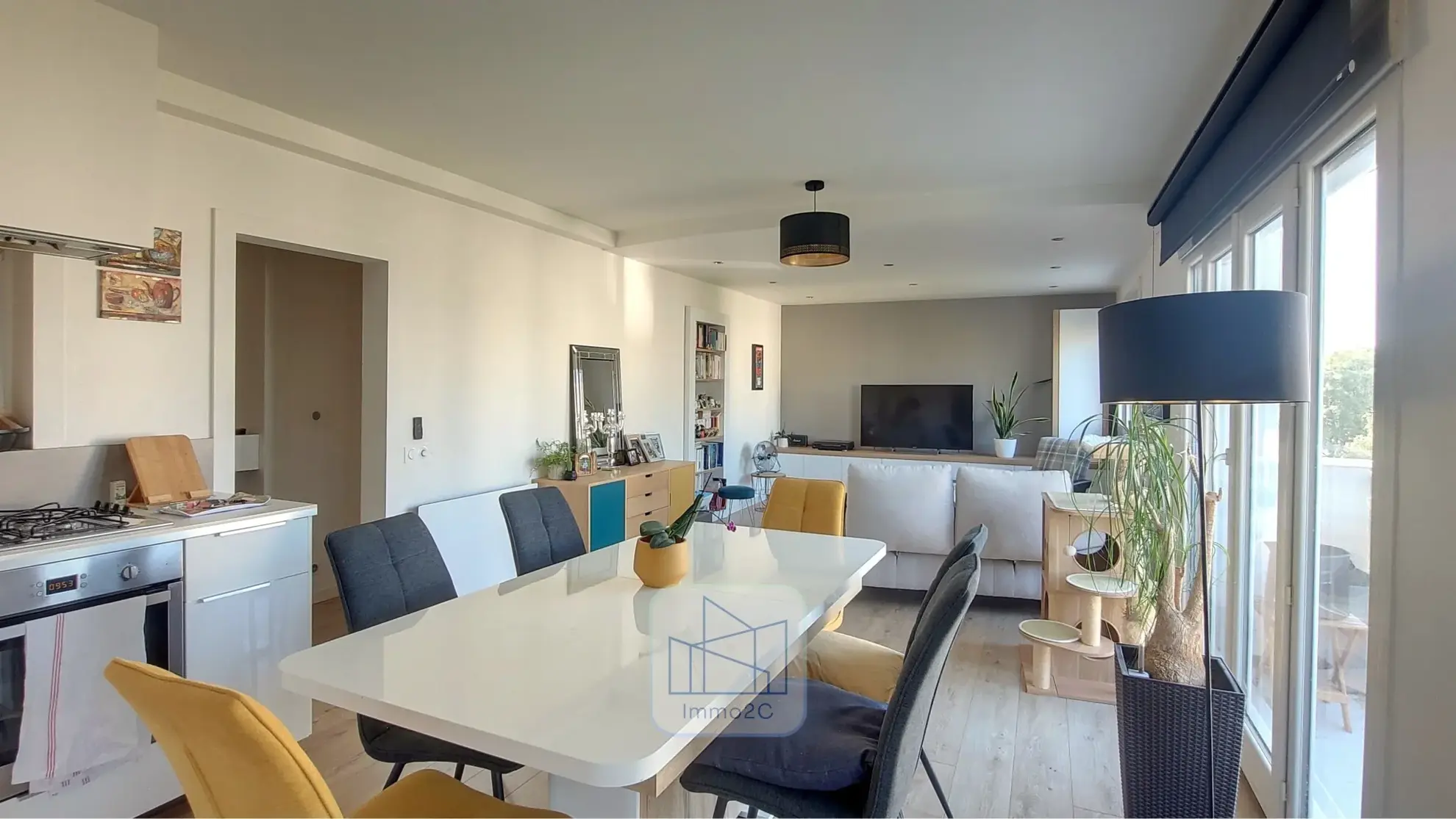 Appartement T3 rénové de 76 m² à Rezé avec balcon et stationnement 