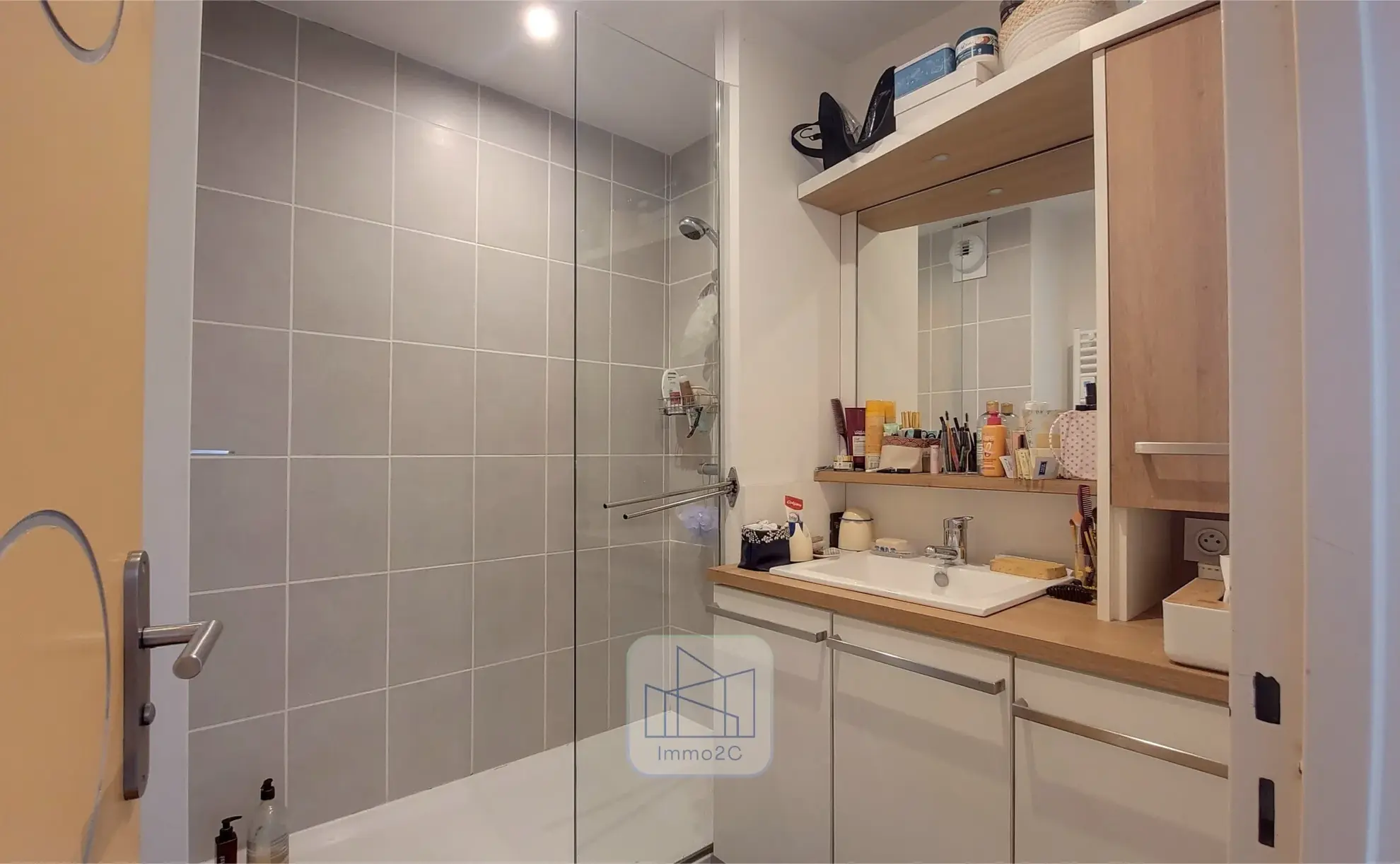 Appartement T3 rénové de 76 m² à Rezé avec balcon et stationnement 